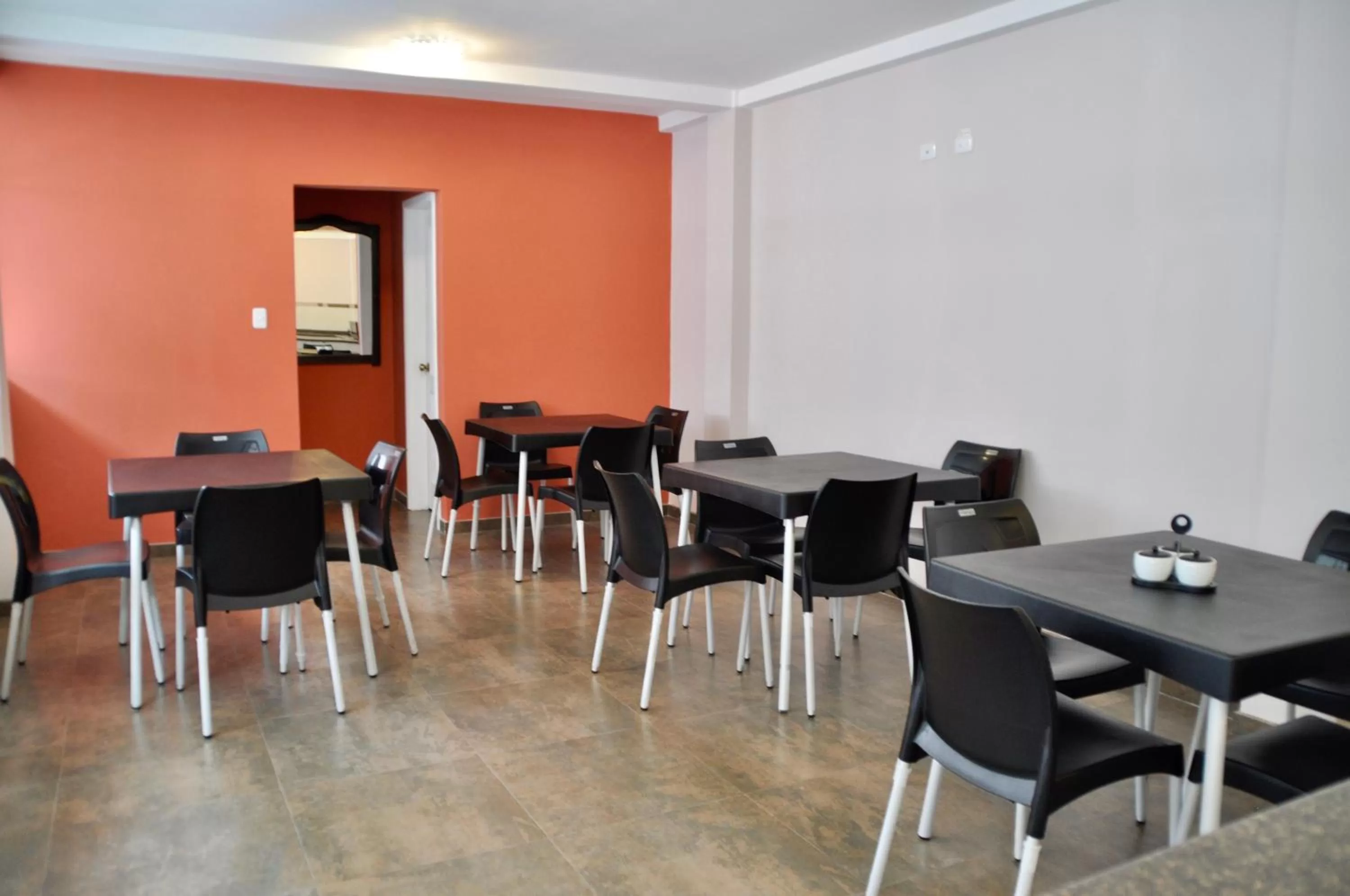 Area and facilities, Restaurant/Places to Eat in Hotel Europa