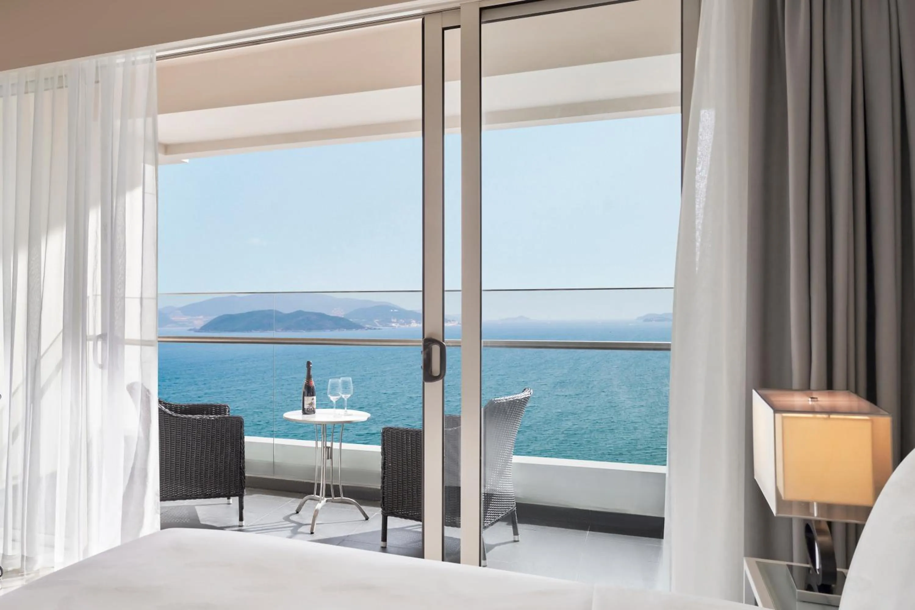 One-Bedroom Suite with One King Bed and Two Single Beds - Ocean View in Costa Executive Residences