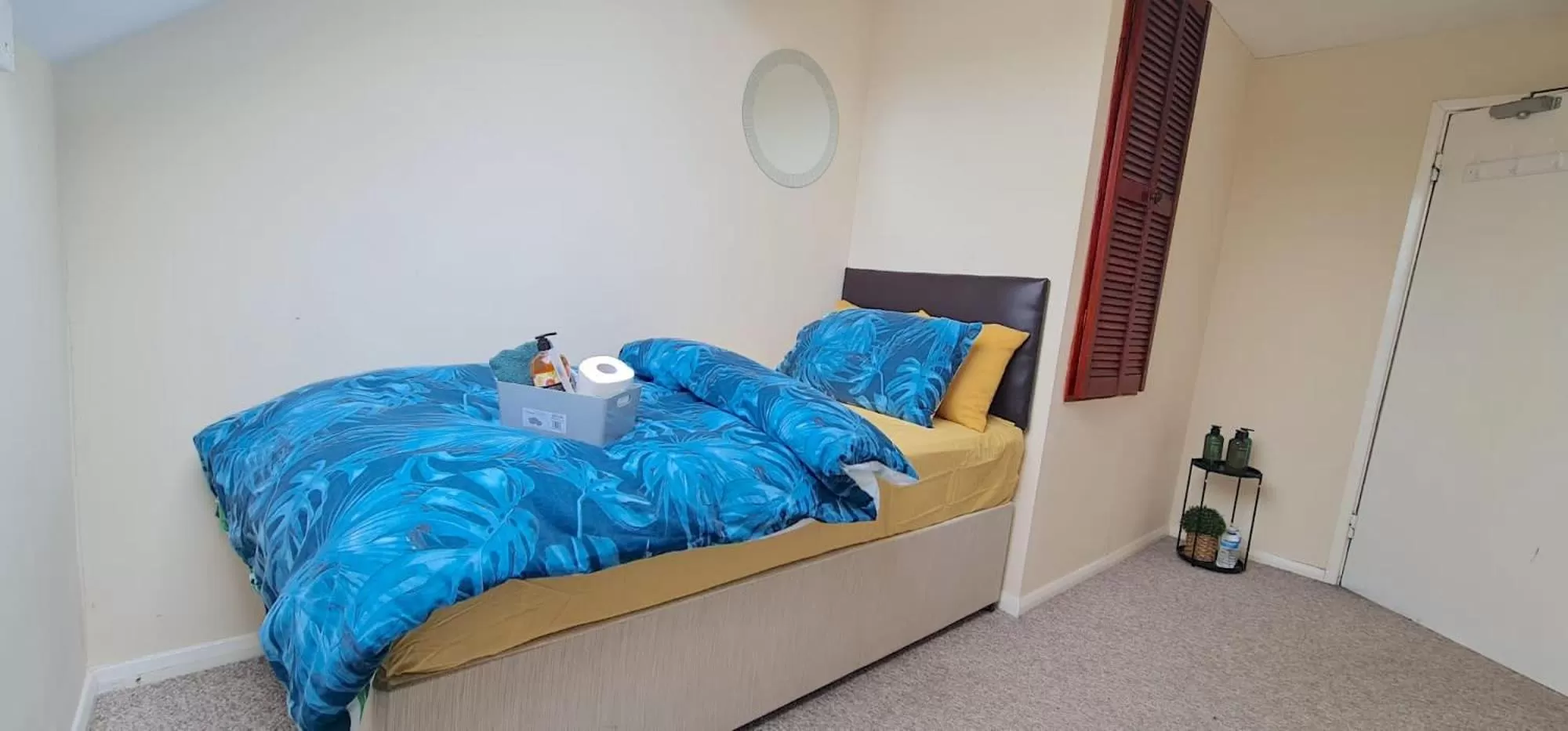 Bed in 44a Bathurst Walk