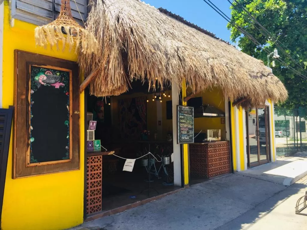 Restaurant/places to eat in Hotel Casa de las Flores