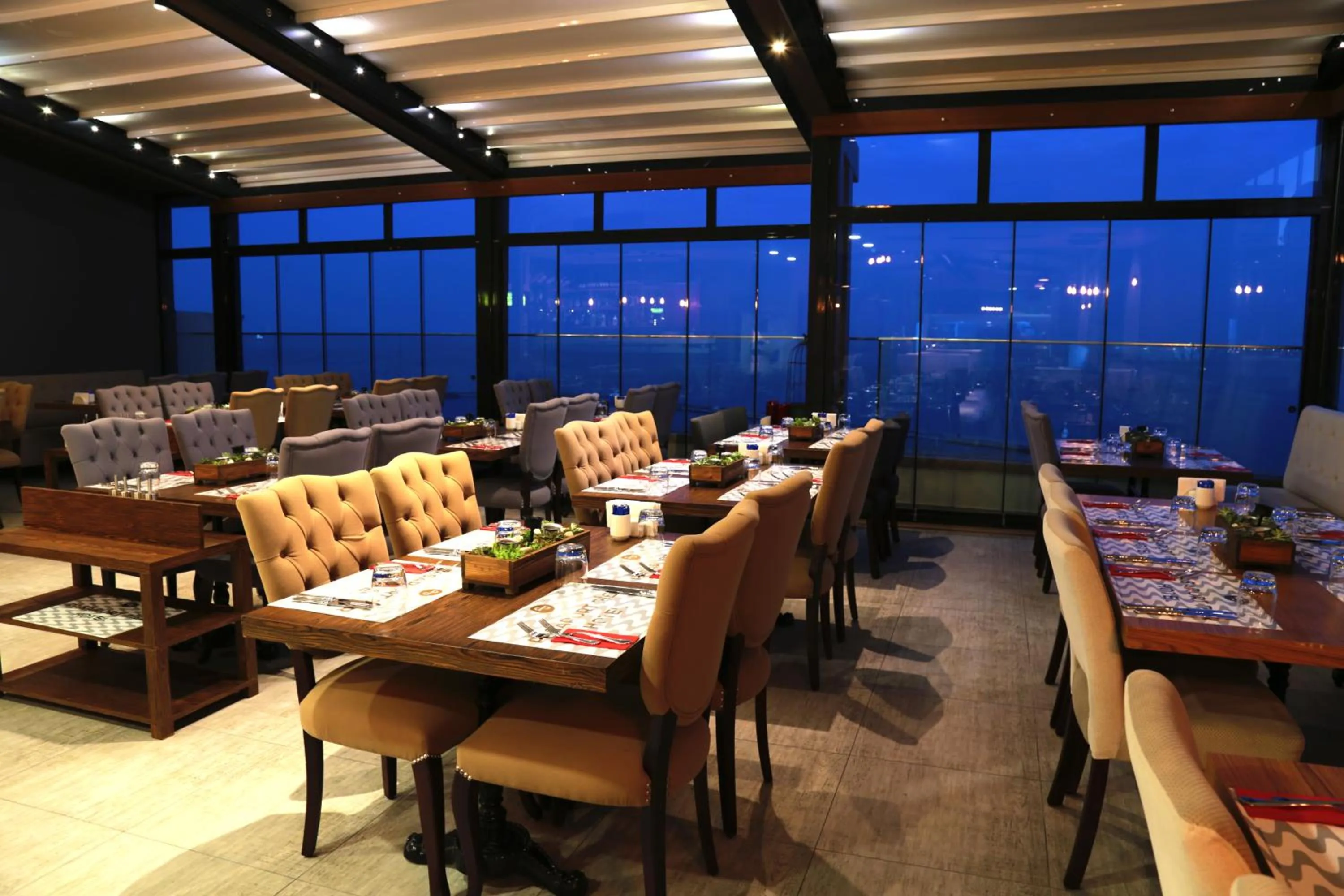 Food and drinks in Pasaport Pier Hotel