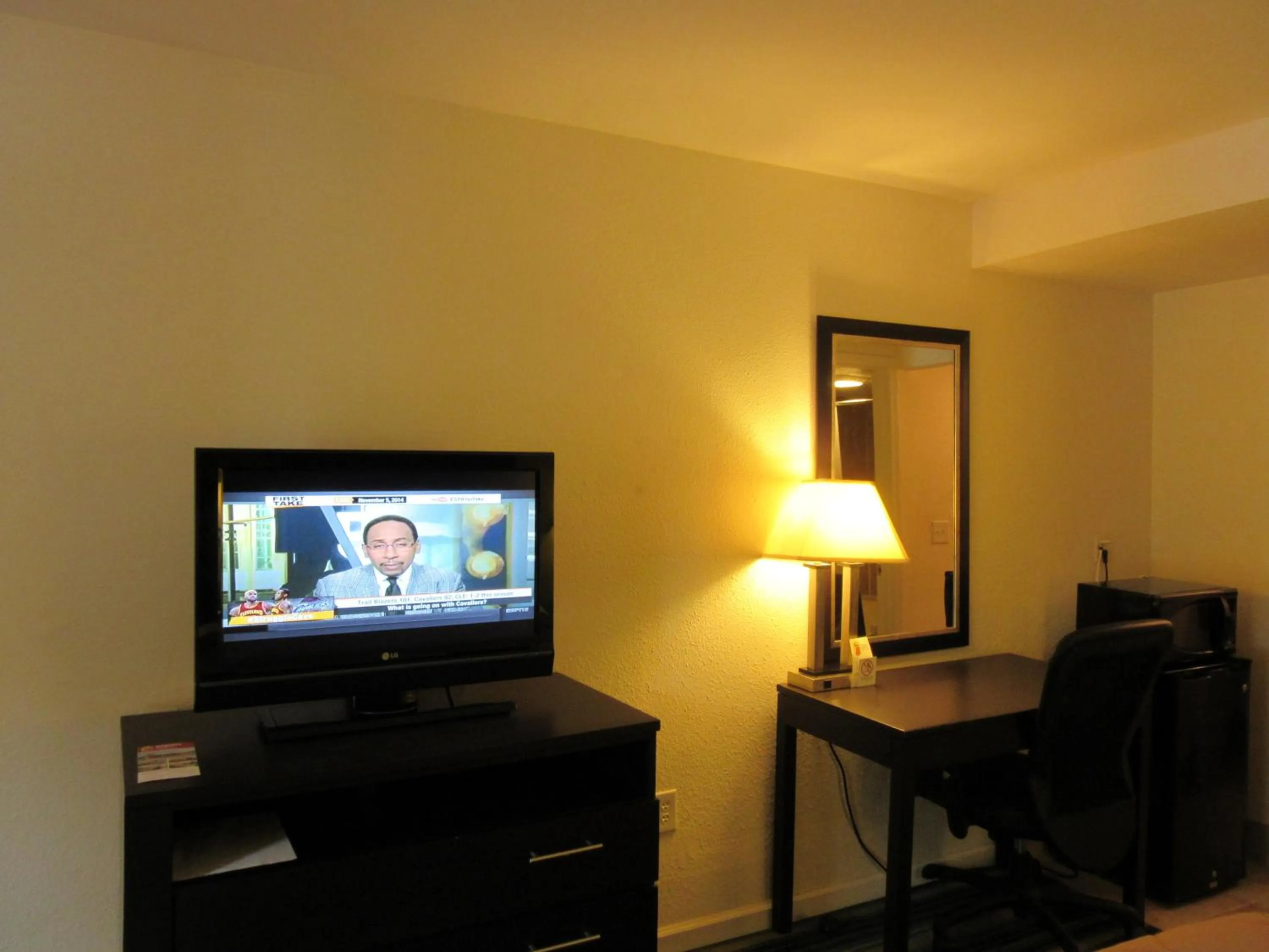 TV and multimedia in Super 8 by Wyndham Augusta