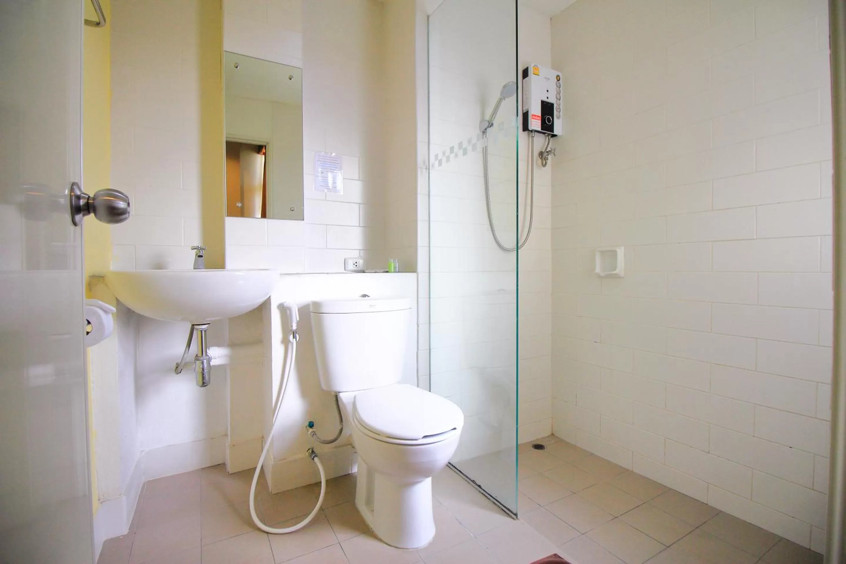 Bathroom in JL Bangkok Hotel