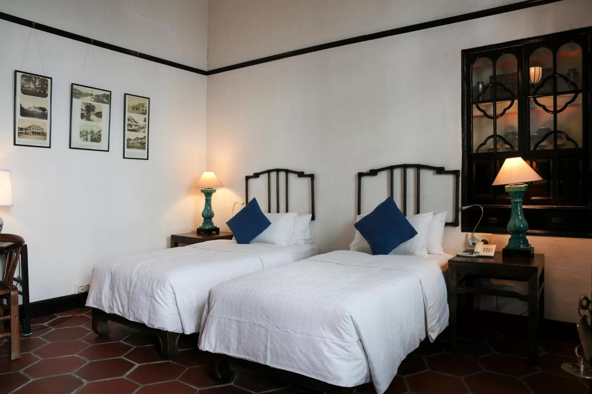 Bedroom, Bed in Cheong Fatt Tze - The Blue Mansion