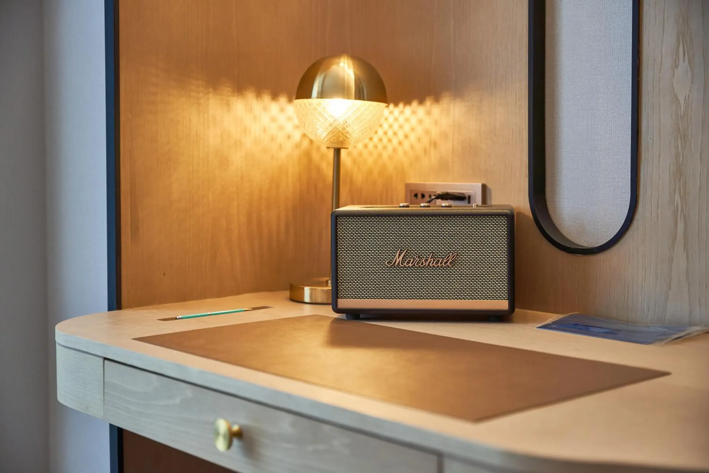 Standard King Room - Accessible in Hotel Indigo Hangzhou Uptown,Close to Westlake , boutique design hotel with freeflow minibar Standard King Room - Accessible in Hotel Indigo Hangzhou Uptown,Close to Westlake , boutique design hotel with freeflow minibar