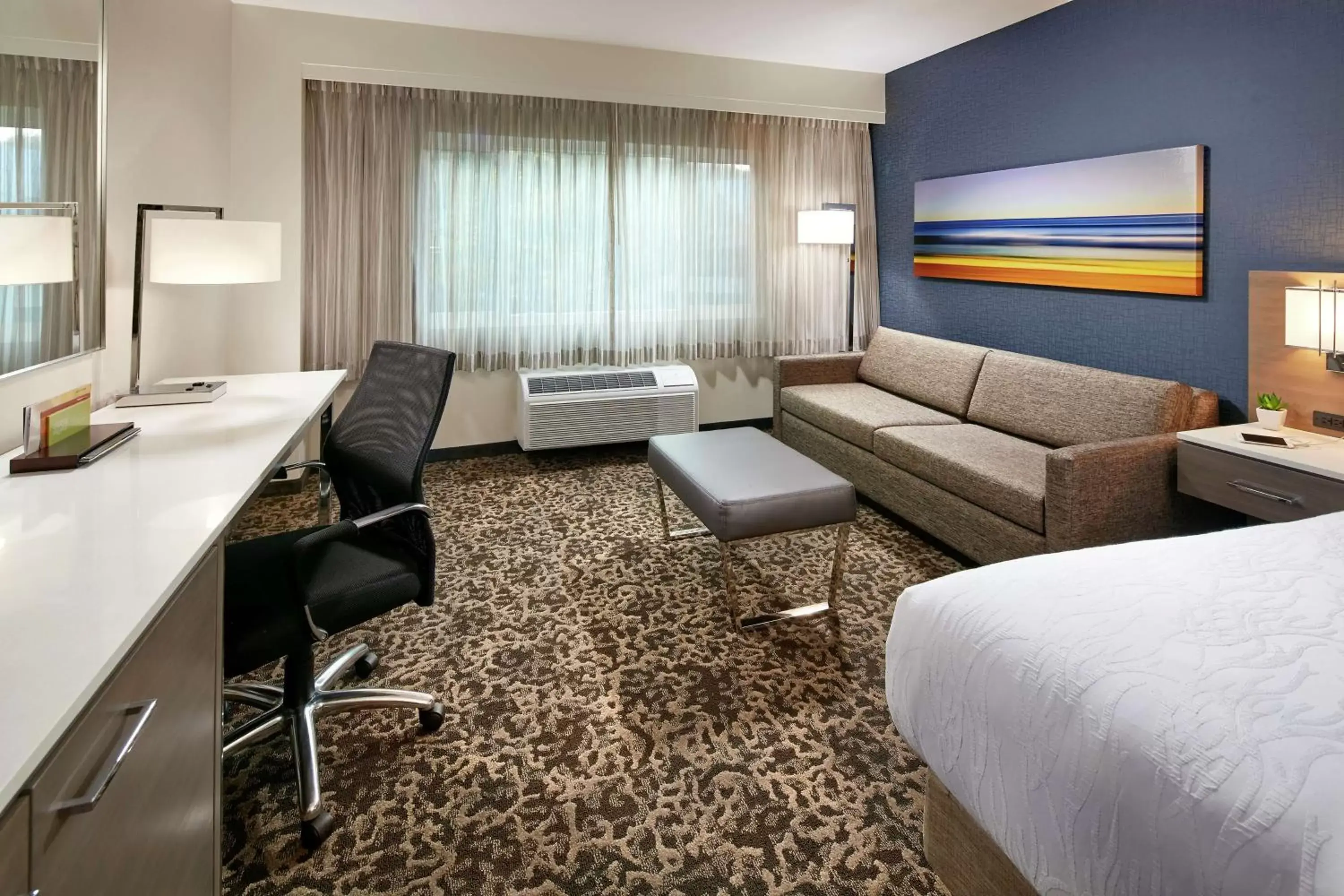 King Room with Sofa Bed in Hilton Garden Inn San Diego Mission Valley/Stadium King Room with Sofa Bed in Hilton Garden Inn San Diego Mission Valley/Stadium