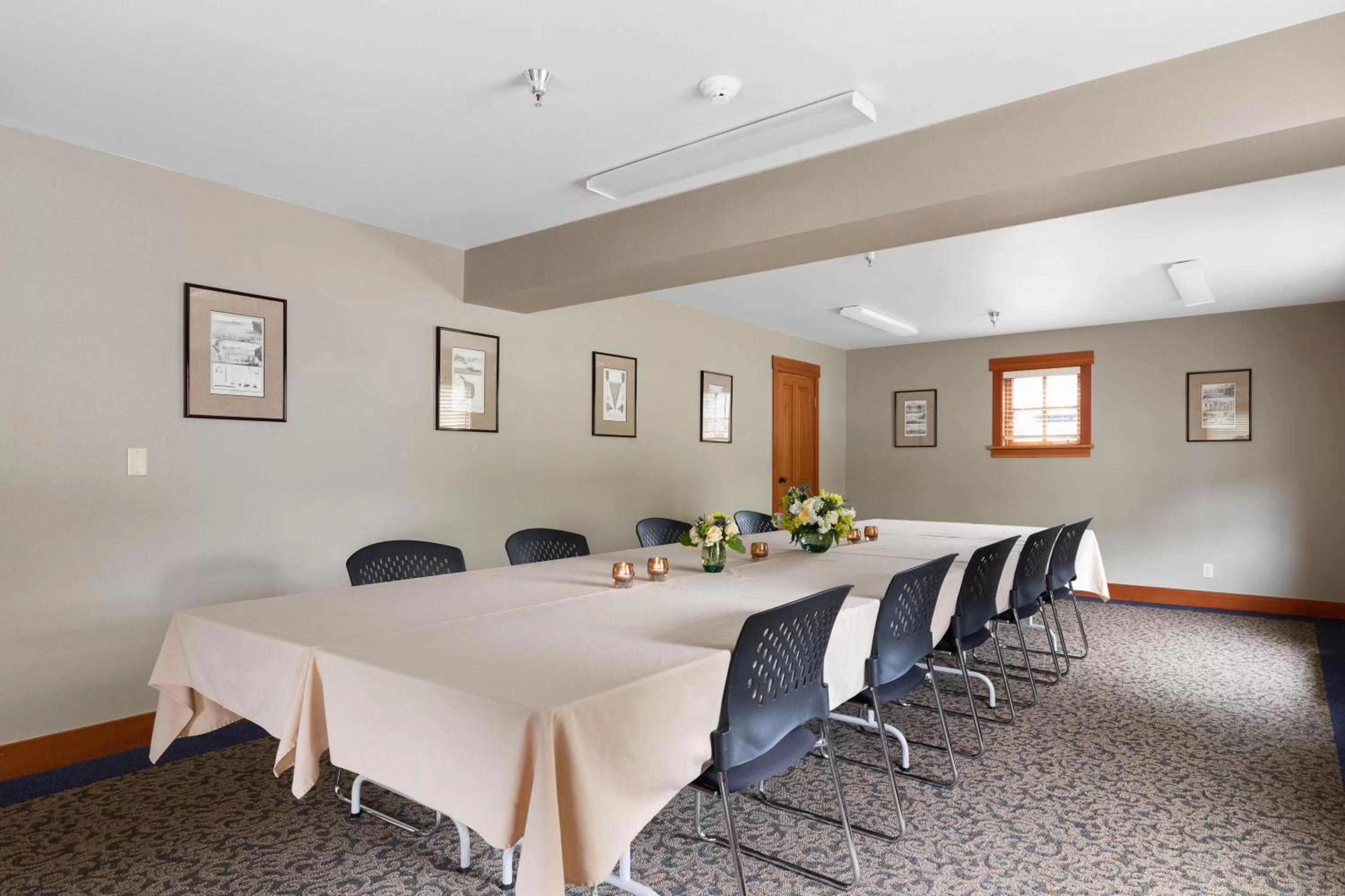 Activities, Business Area/Conference Room in La Conner Channel Lodge