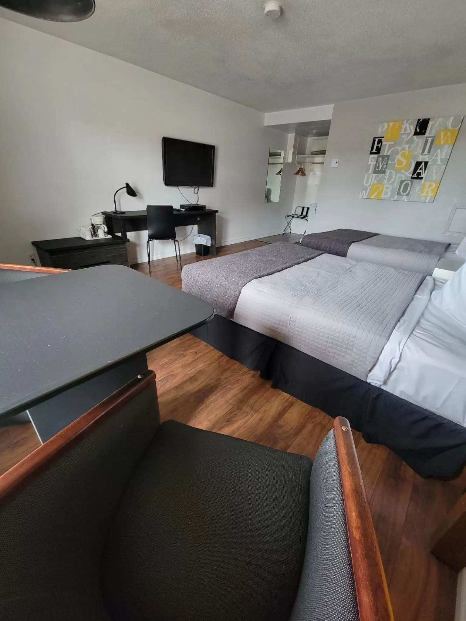 Bed in Motel Le Riviera