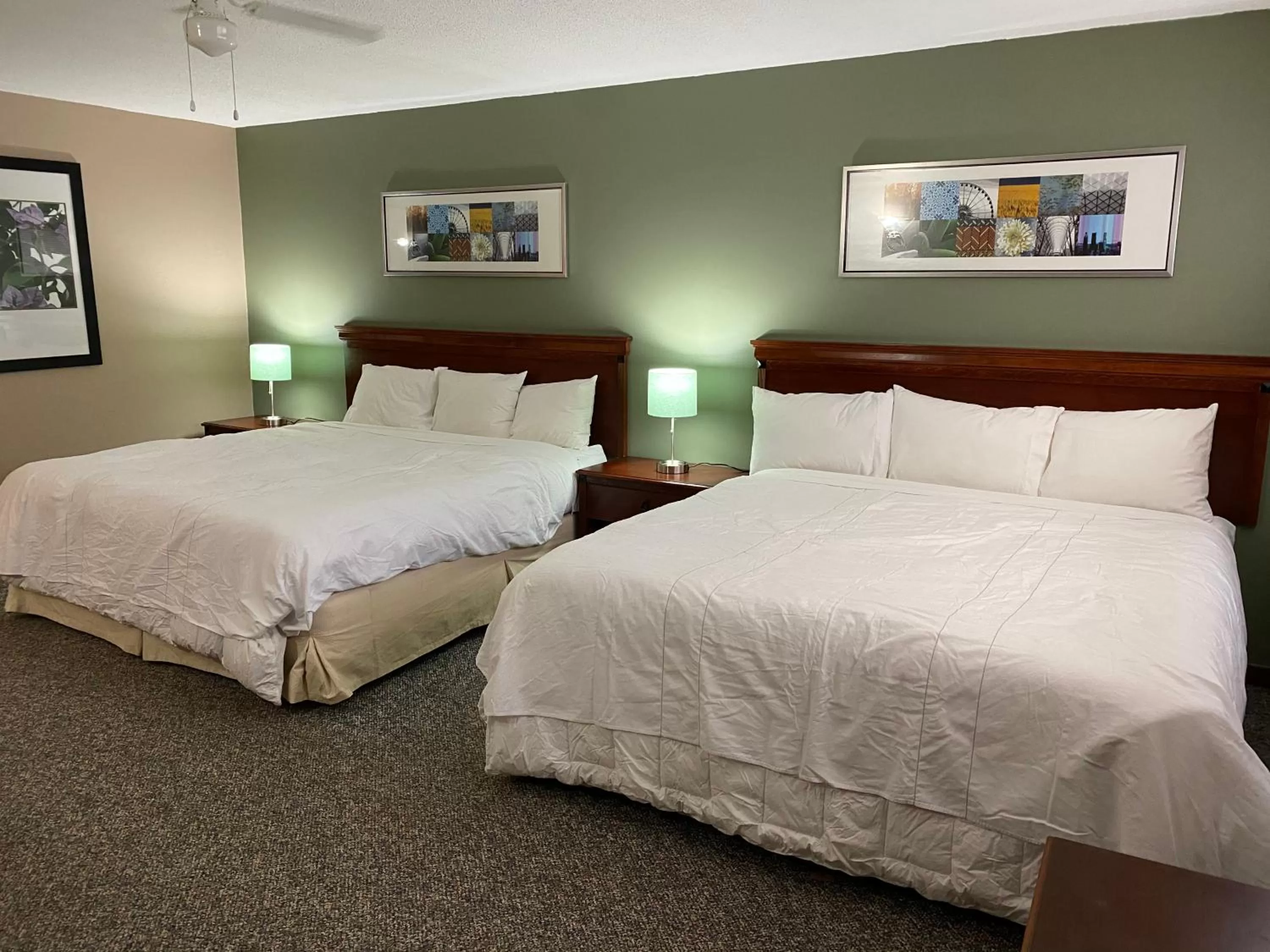 Bed in Diamond Motel - Abilene