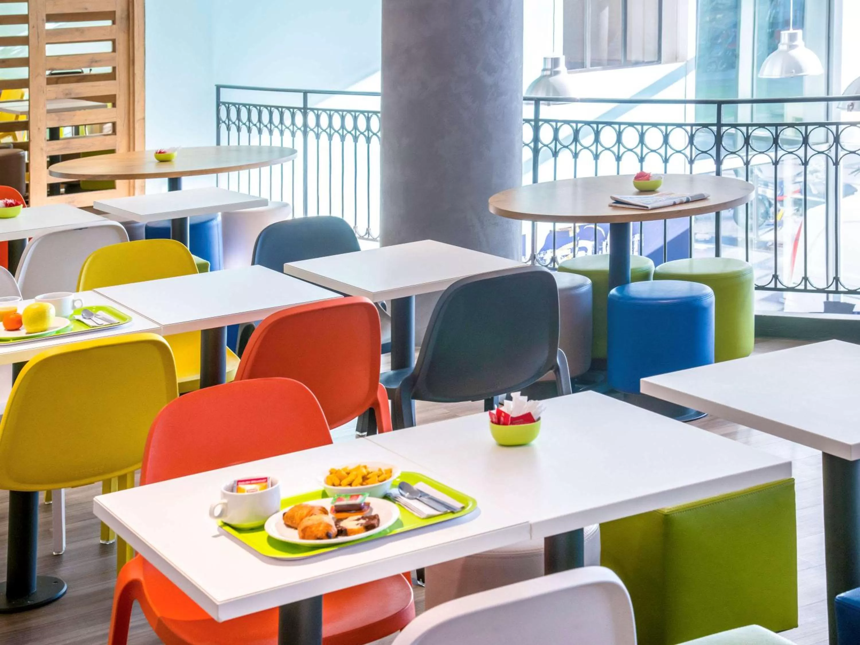 Restaurant/places to eat in ibis budget Nice Californie Lenval