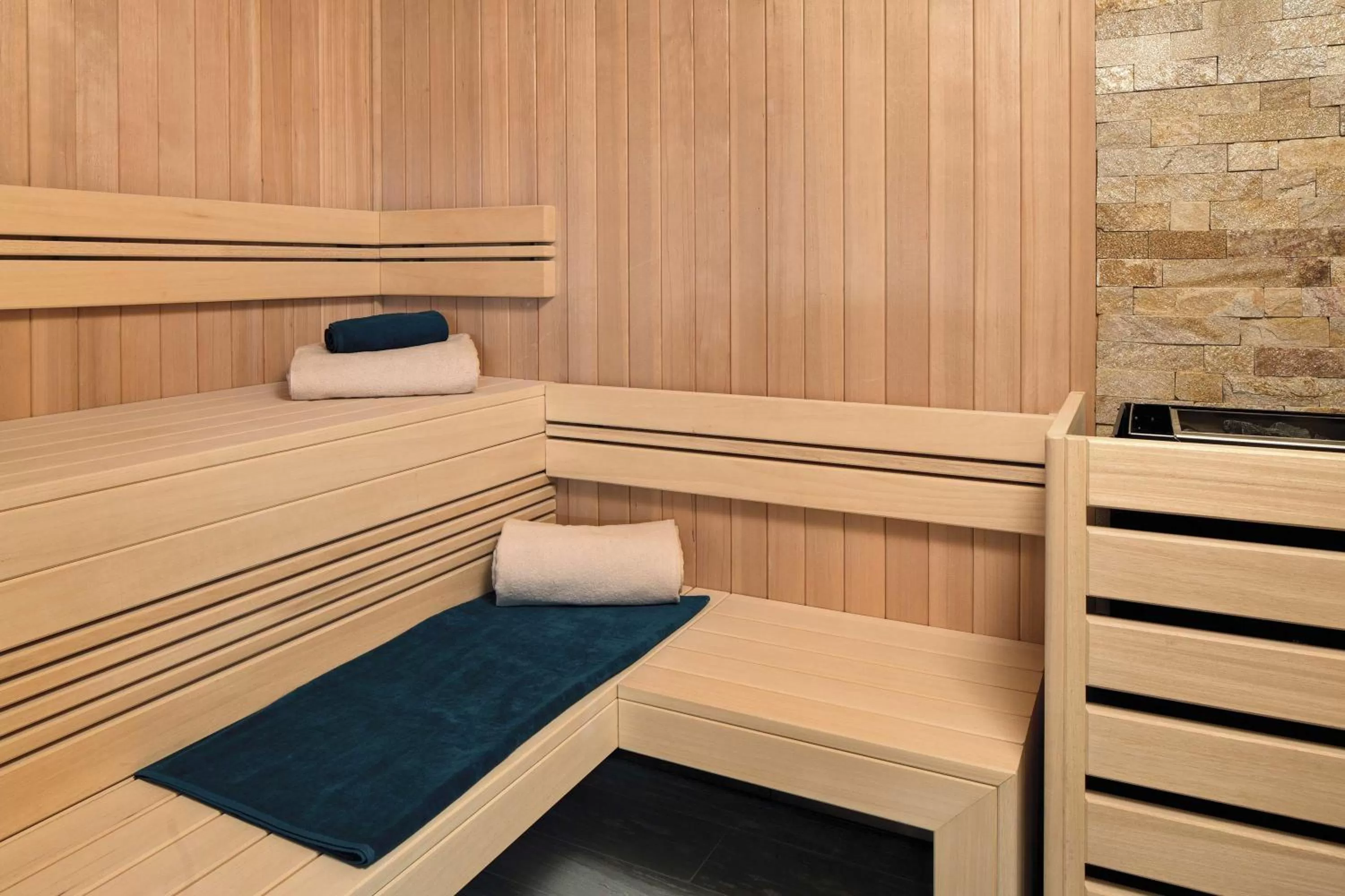 Sauna, Bed in La Demeure Montaigne