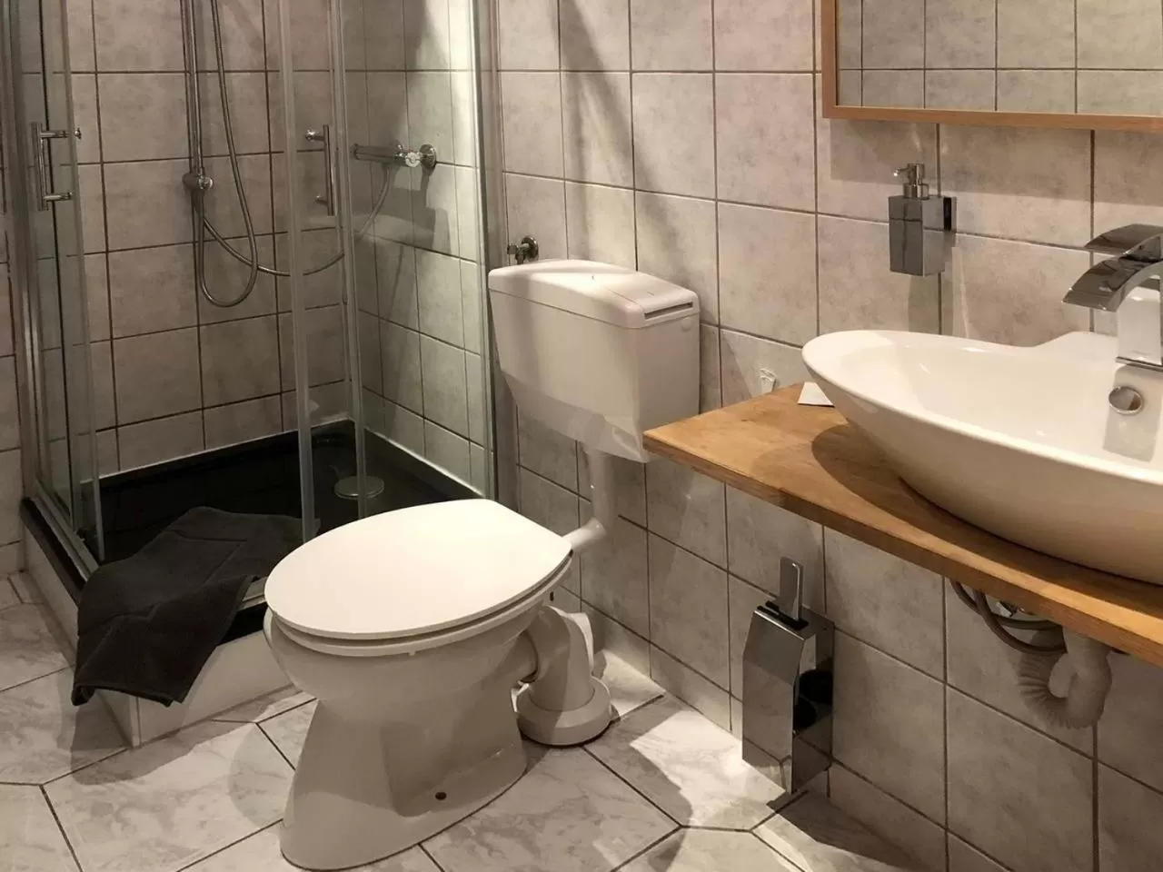 Bathroom in Landlust Hotel