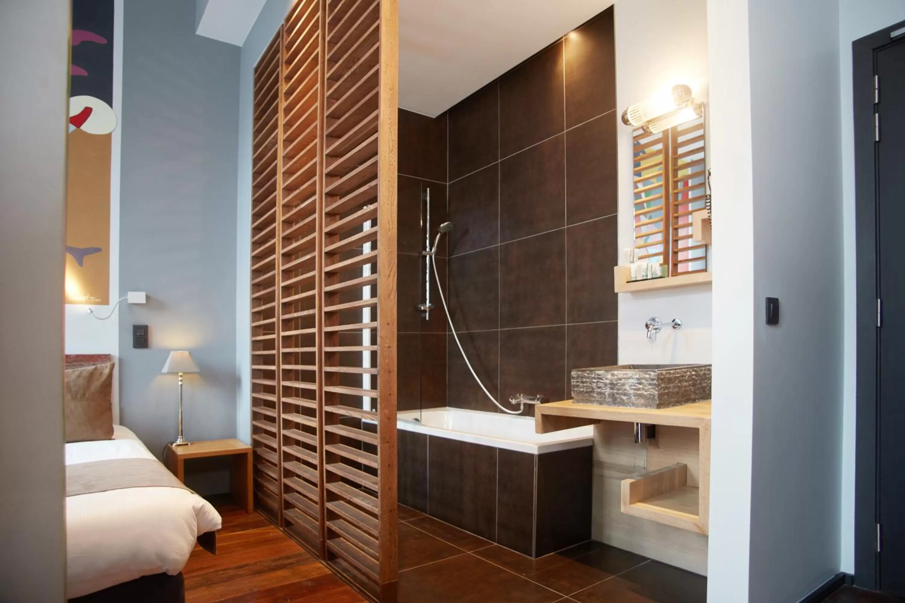 Shower, Bed in Boutique Hotel Saint-Géry