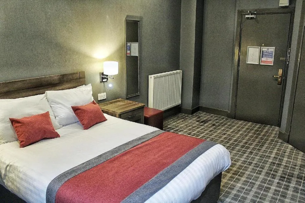 Bed in Devoncove Hotel Glasgow