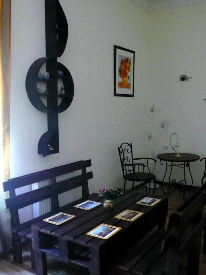 Restaurant/Places to Eat in Hotel Newland