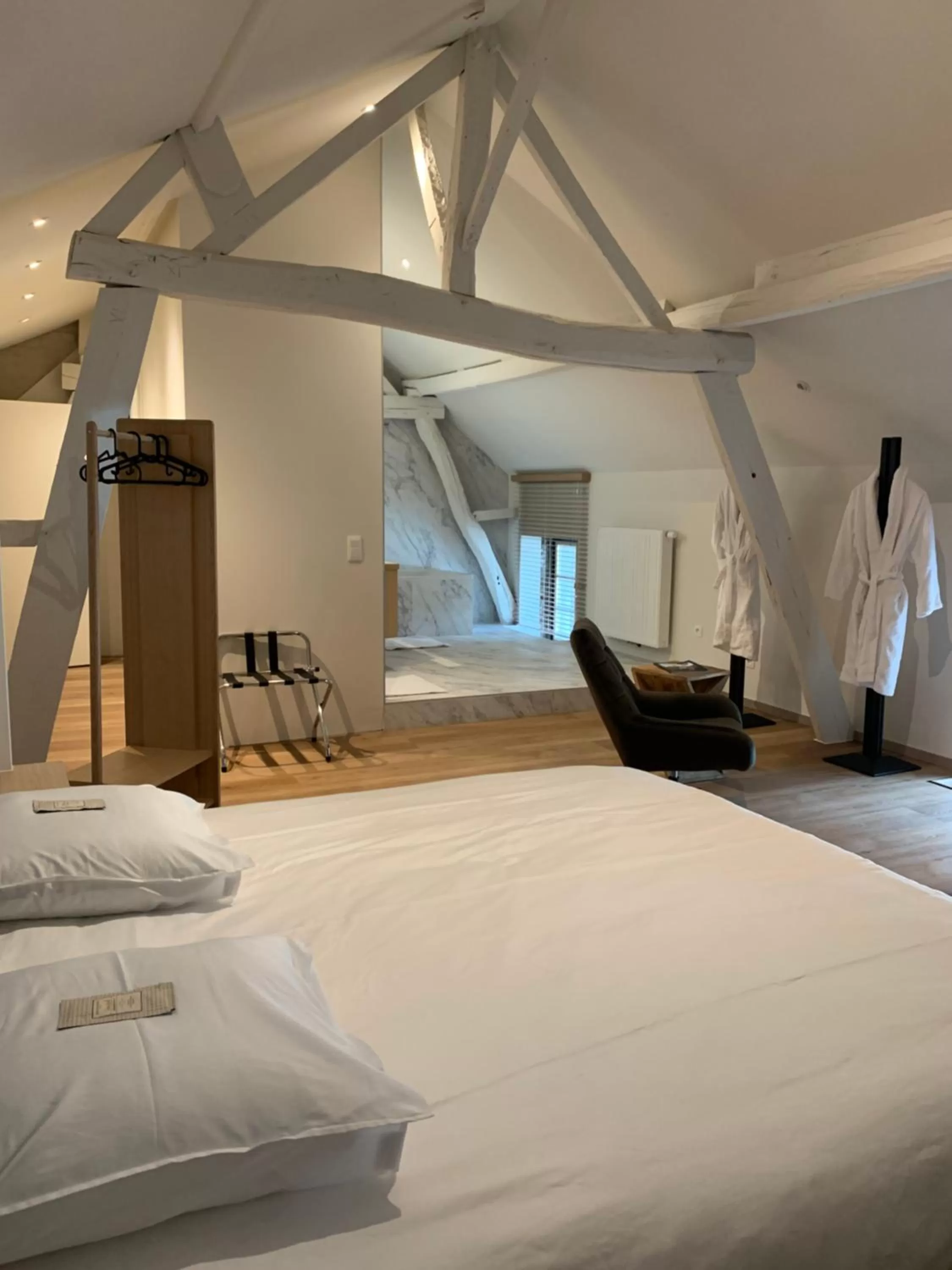 Photo of the whole room, Bed in B&B elzartwinning