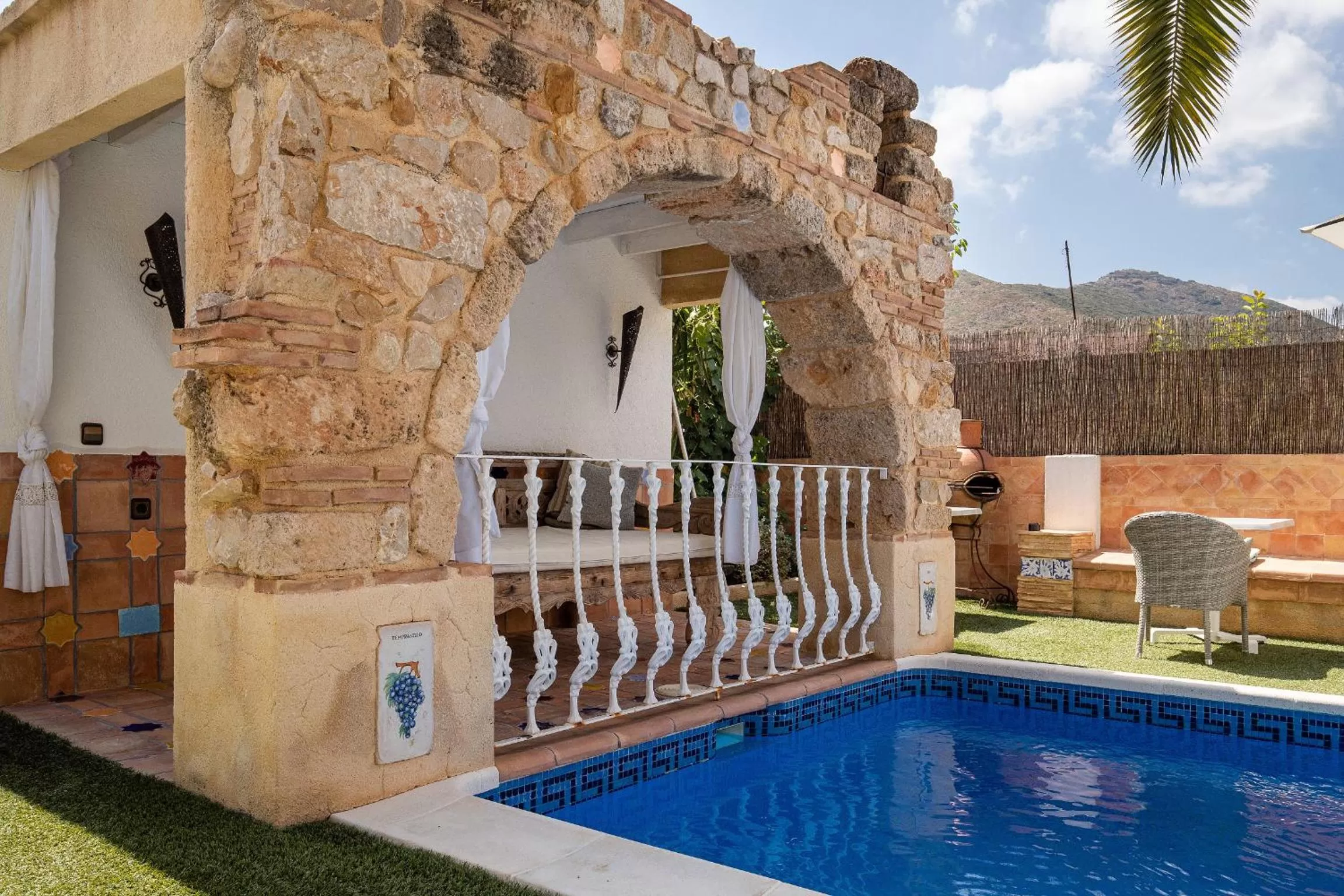 Pool view in Casa Mistela
