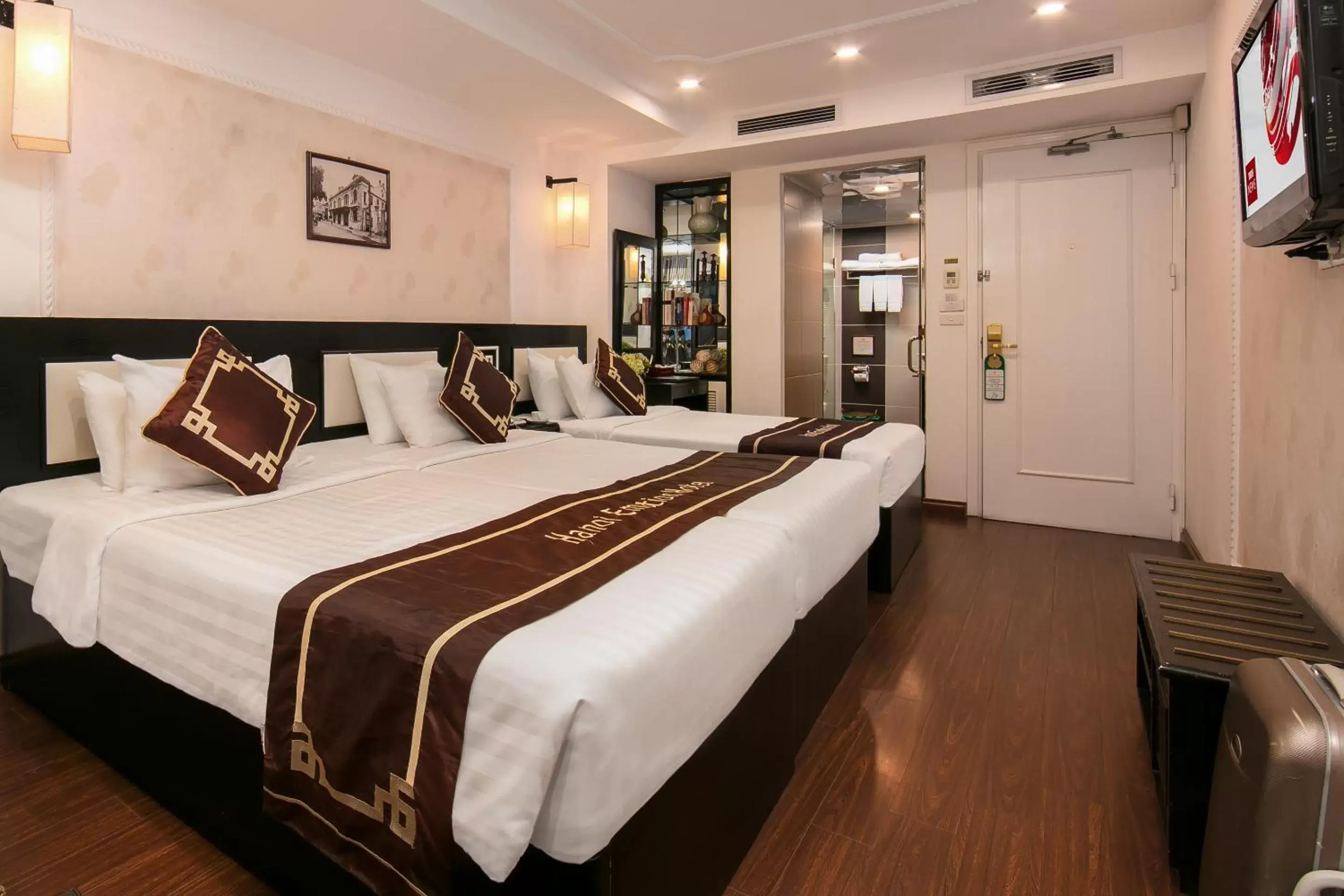 Deluxe Triple Room in Hanoi Emotion Hotel Deluxe Triple Room in Hanoi Emotion Hotel