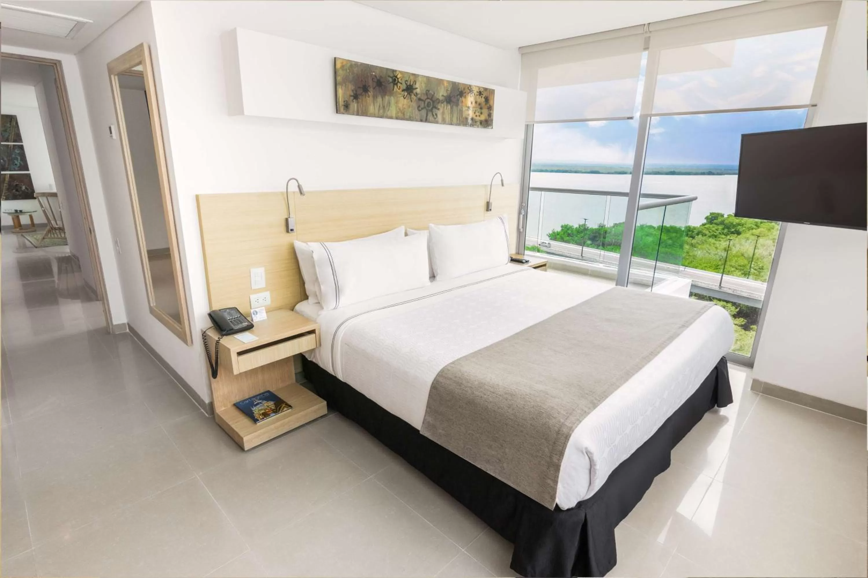 Photo of the whole room, Bed in Sonesta Hotel Cartagena