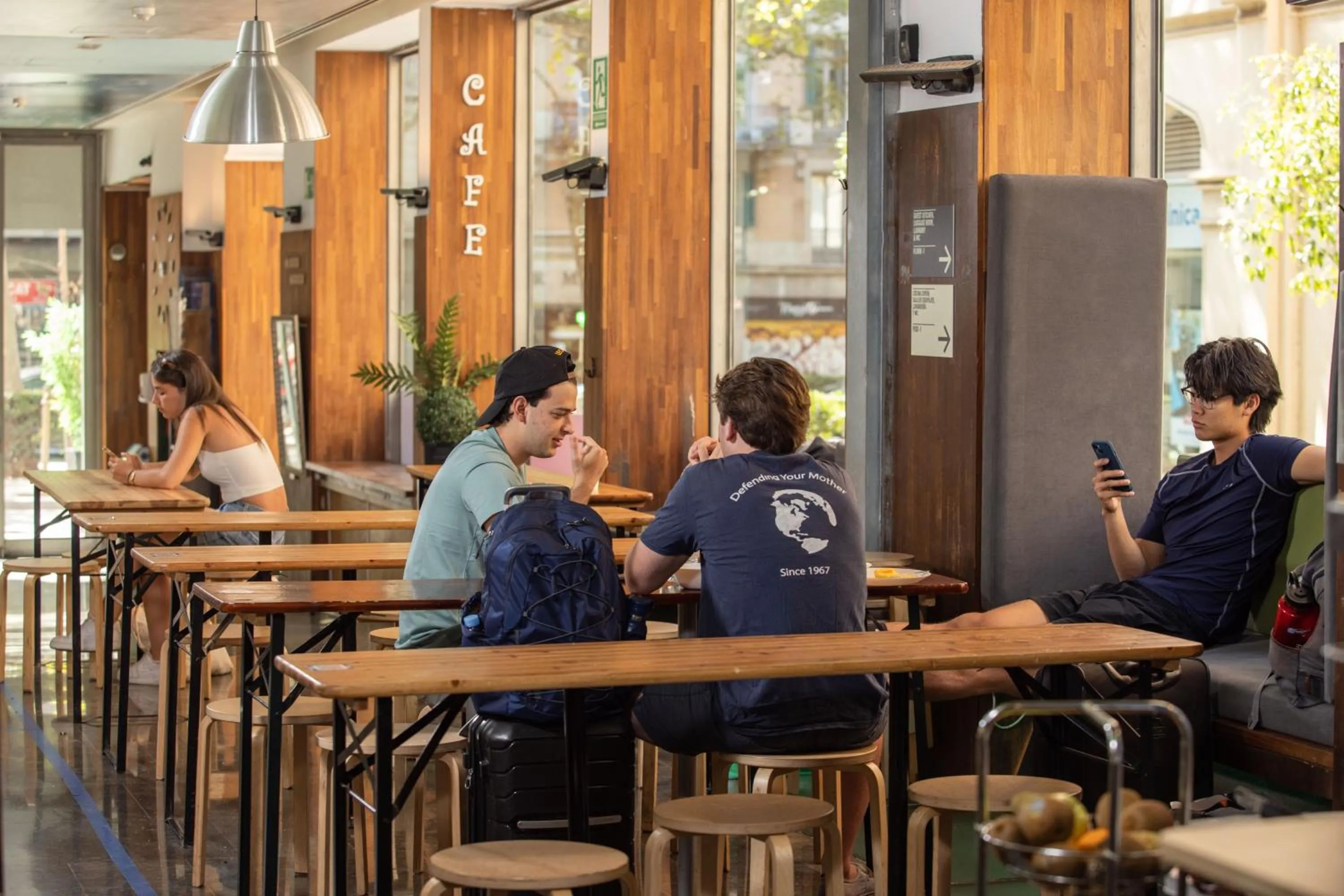 Restaurant/places to eat in Urbany Hostel BCN GO!