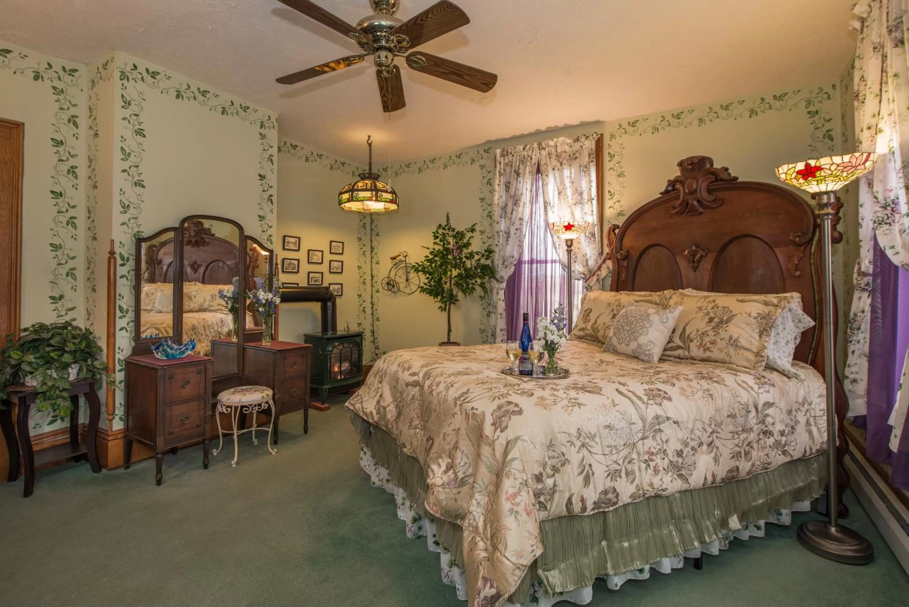 Decorative detail, Bed in Sutherland House Victorian Bed and Breakfast