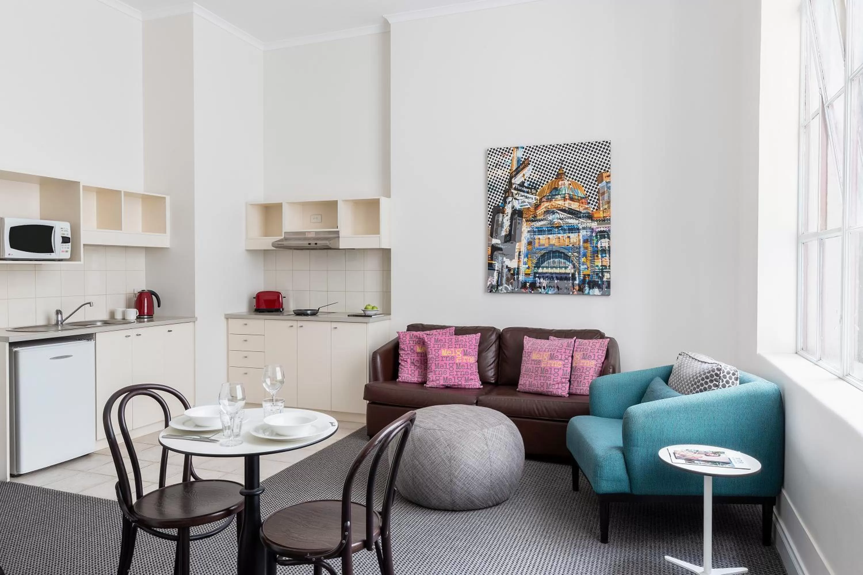 Living room, Seating Area in Quality Apartments Melbourne Central
