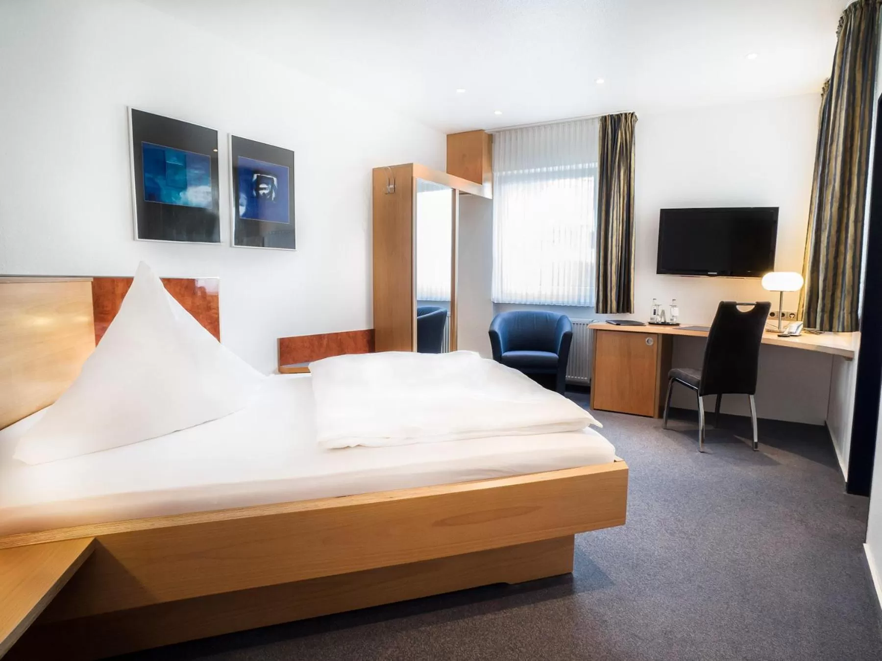 Bed in Hennedamm Hotel