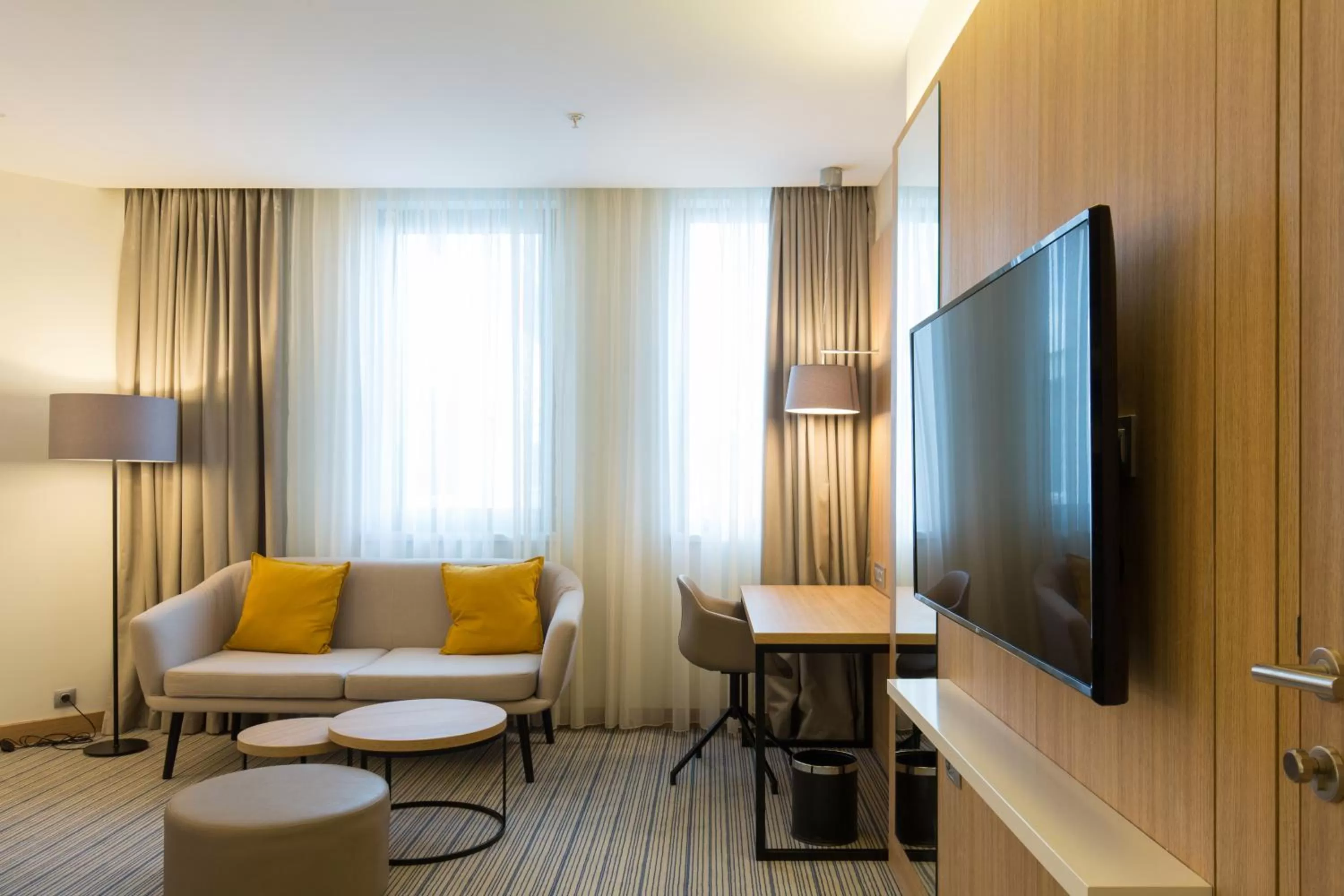 Living room in Courtyard by Marriott Banja Luka