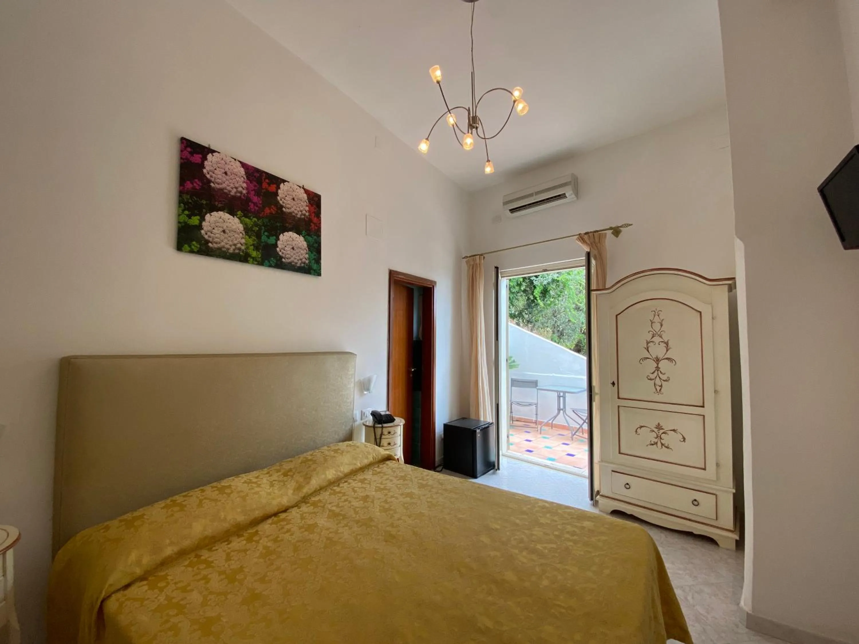 Bedroom, Bed in Hotel La Perla