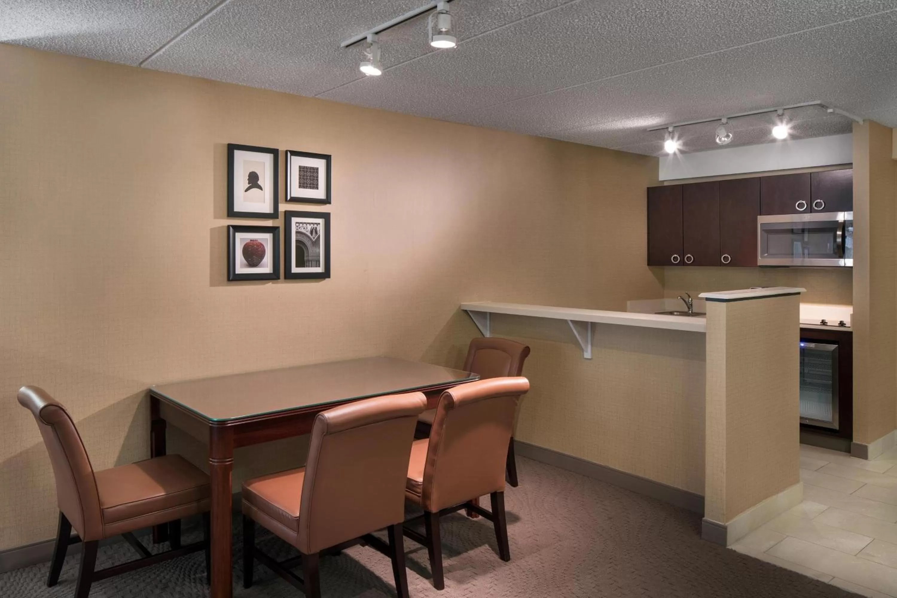 Bedroom in Sheraton Palo Alto Hotel