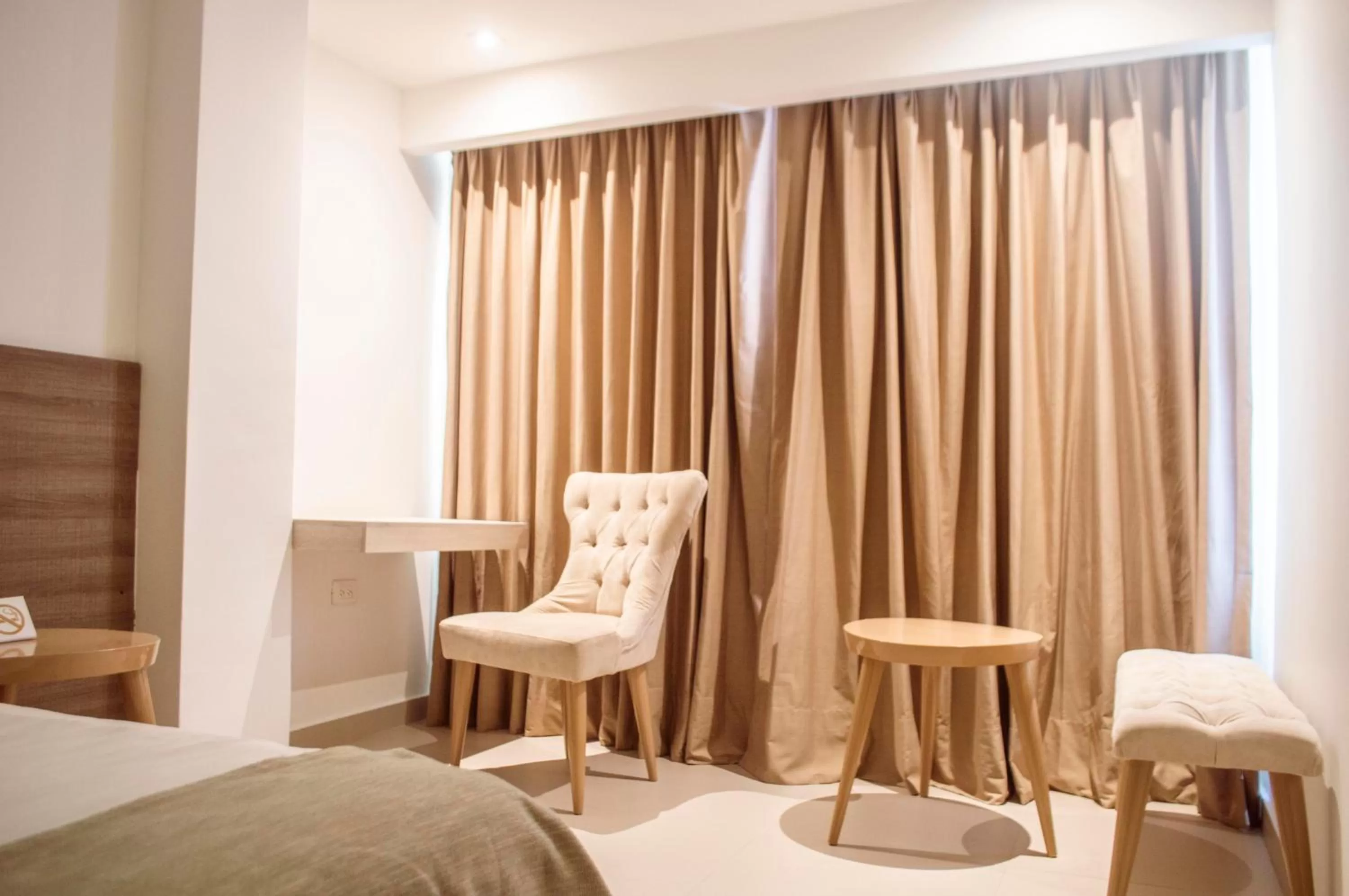 Property building in Hotel 1525 By GEH Suites