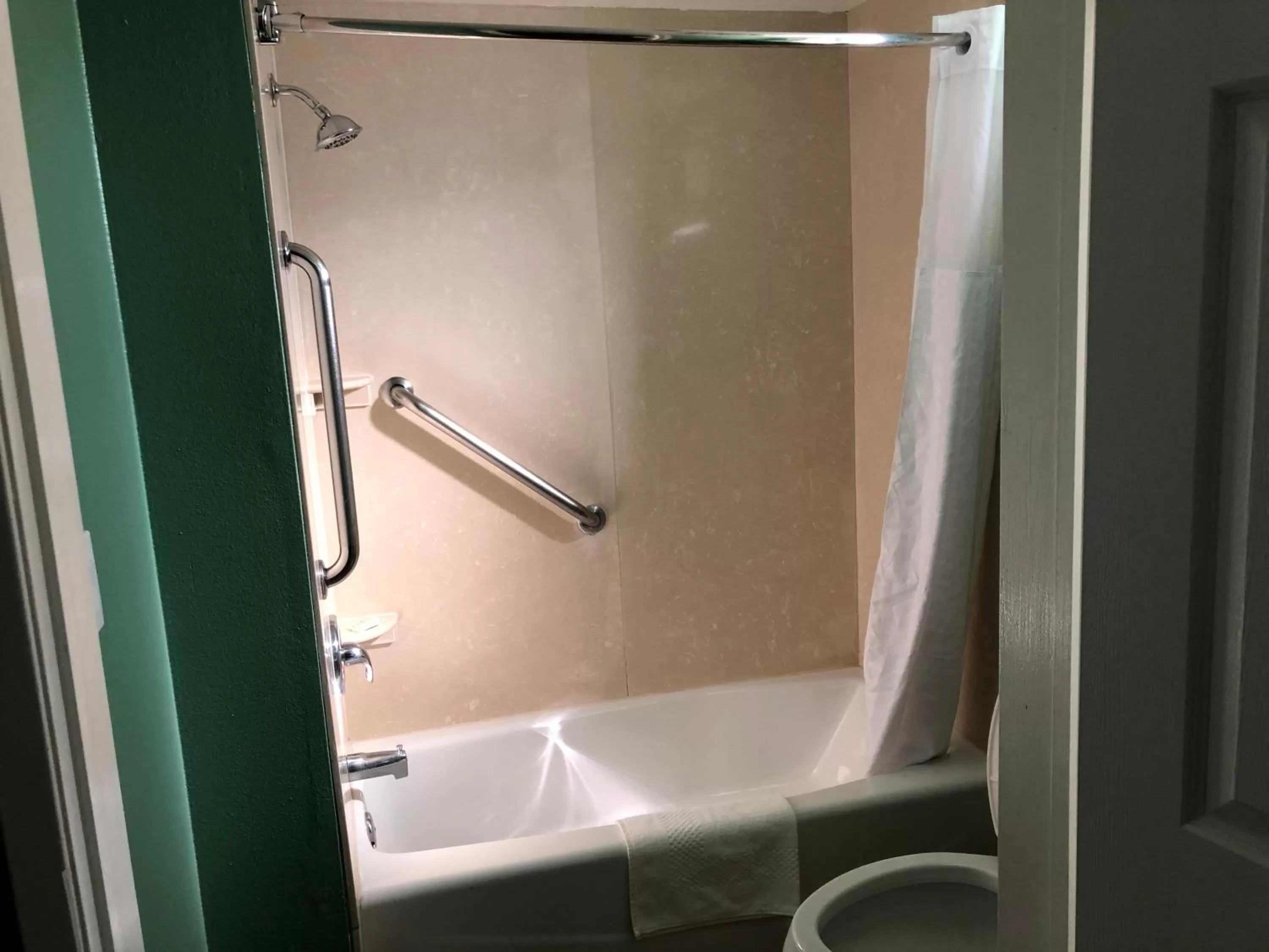 Bathroom in Quality Inn Hemet - San Jacinto