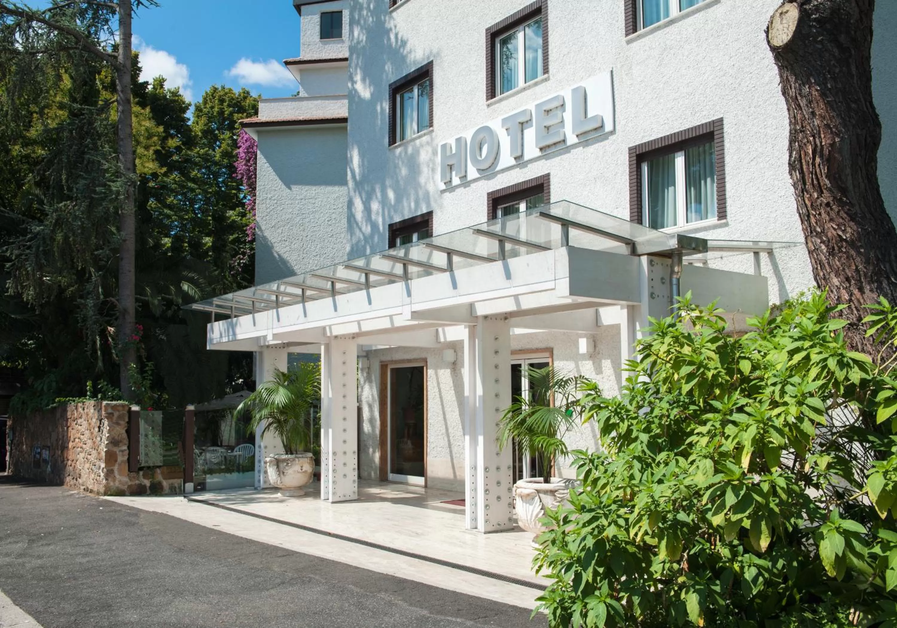 Facade/entrance in Hotel La Pergola