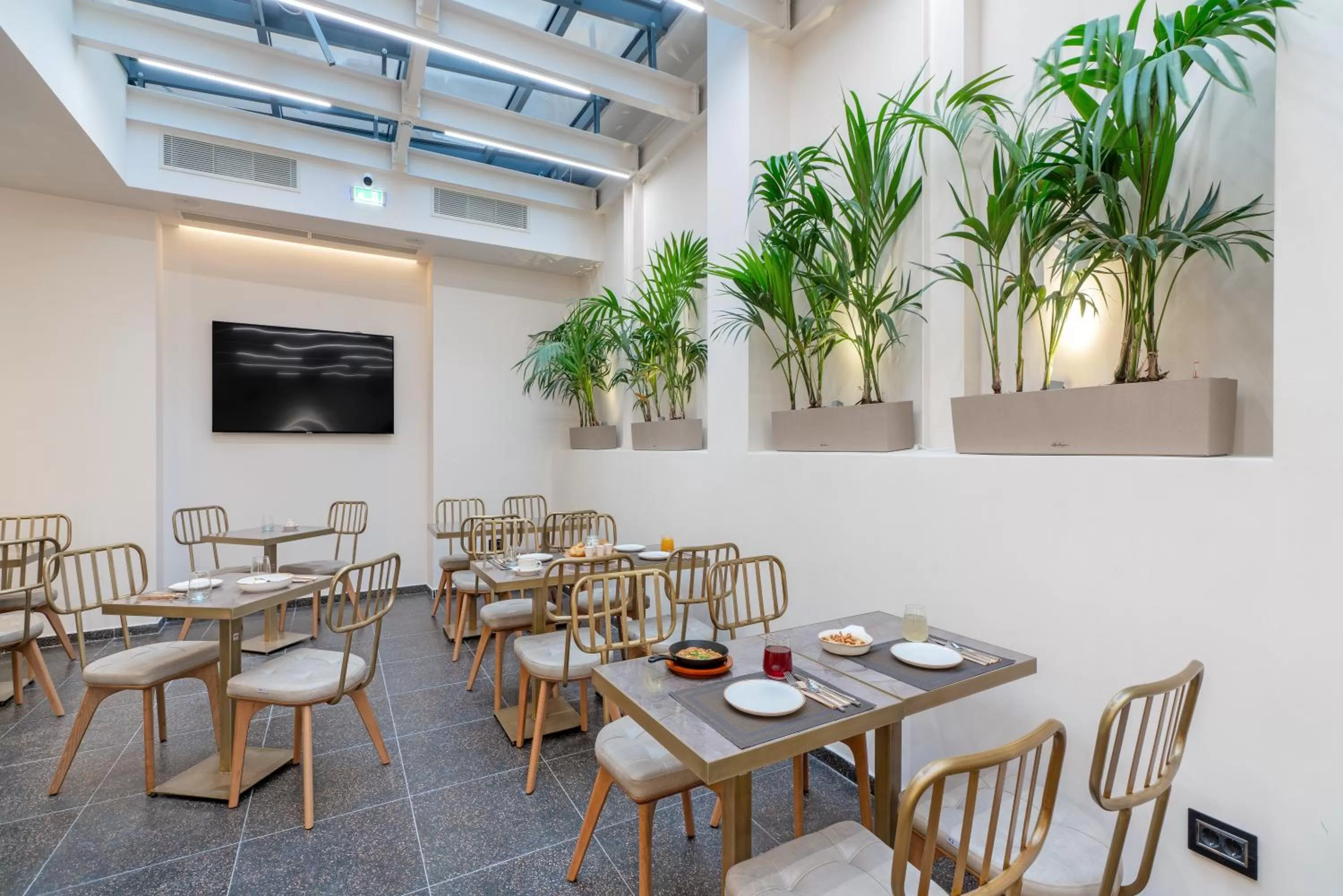 Restaurant/places to eat in Hellenic Vibes Smart Hotel