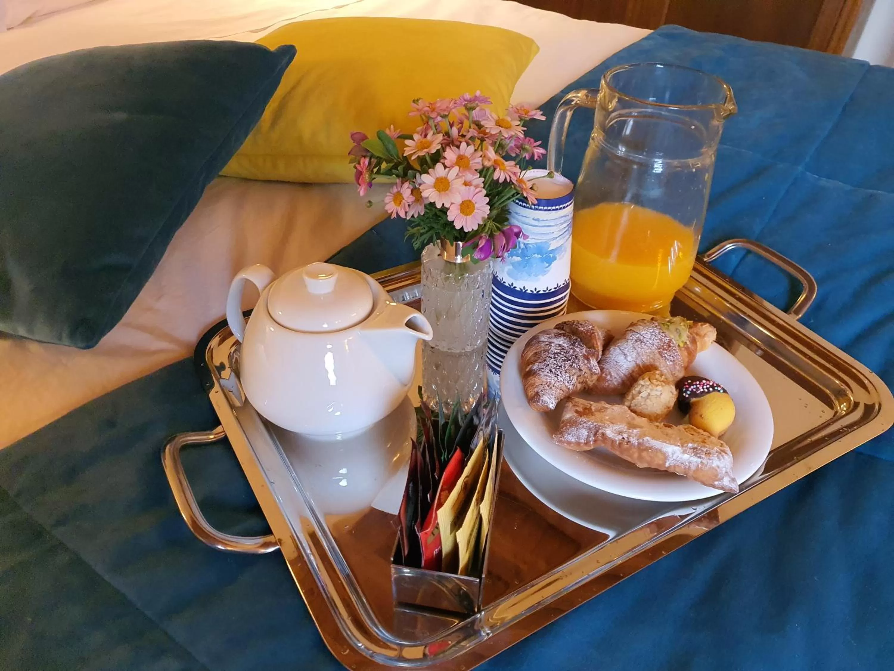 Breakfast in Villa Lampedusa