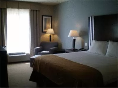 Holiday Inn Express Hotel & Suites Beaumont Northwest by IHG