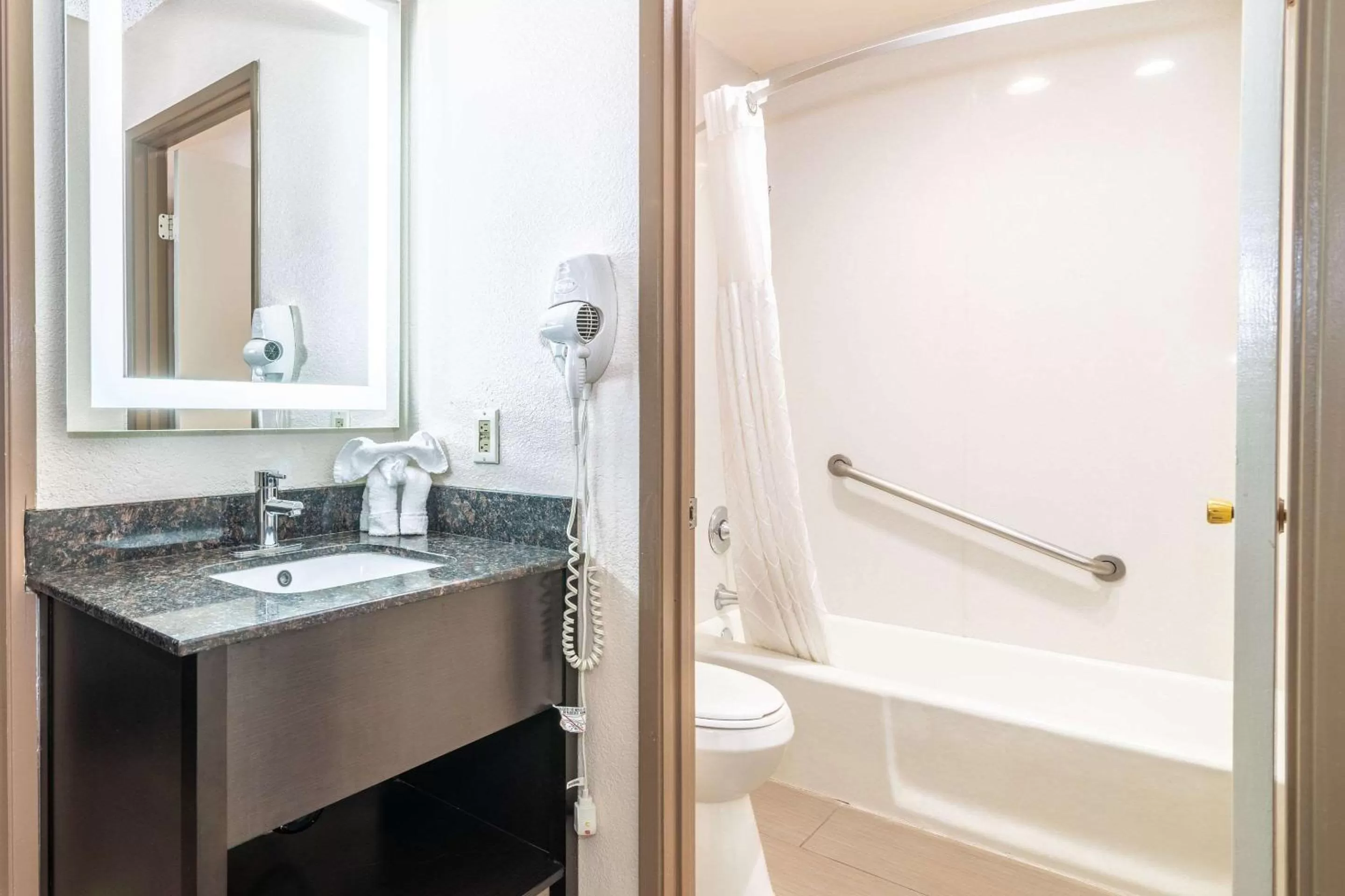 Bedroom in Rodeway Inn Barstow Route 66