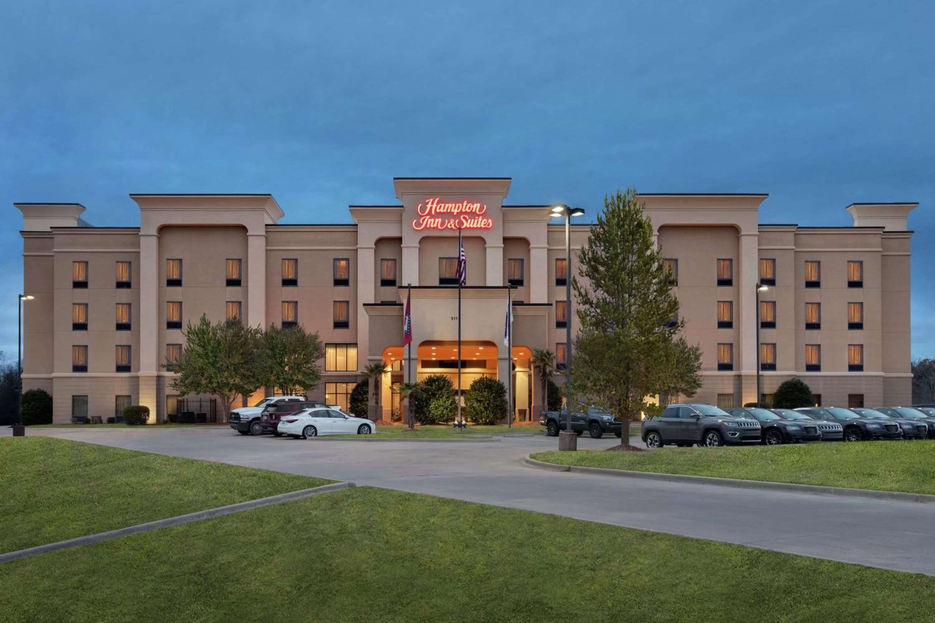 Property building in Hampton Inn & Suites Pine Bluff