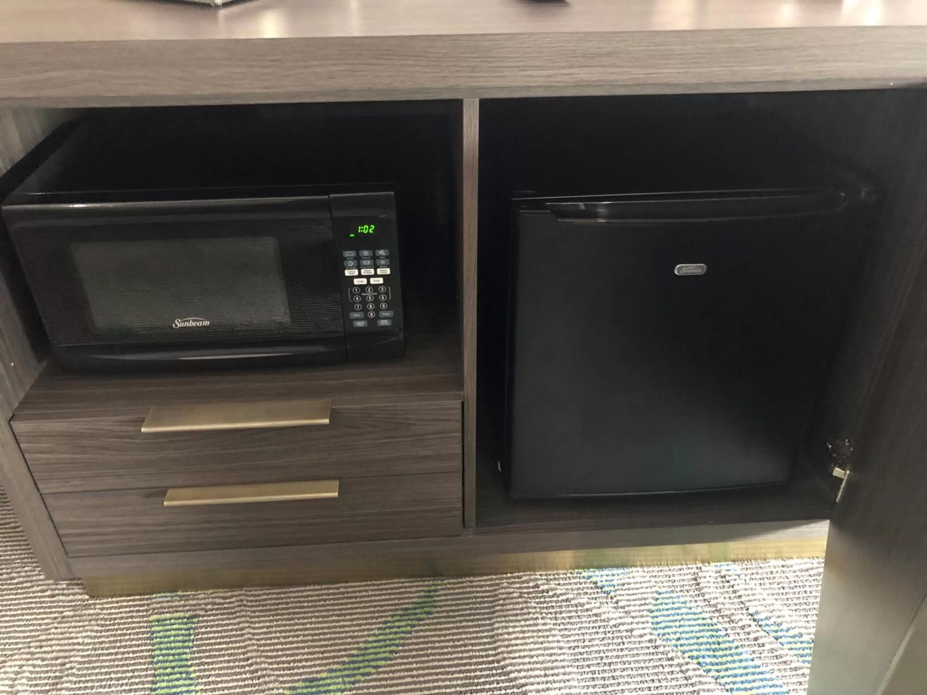 Kitchen or kitchenette in Radisson Hotel McAllen Airport