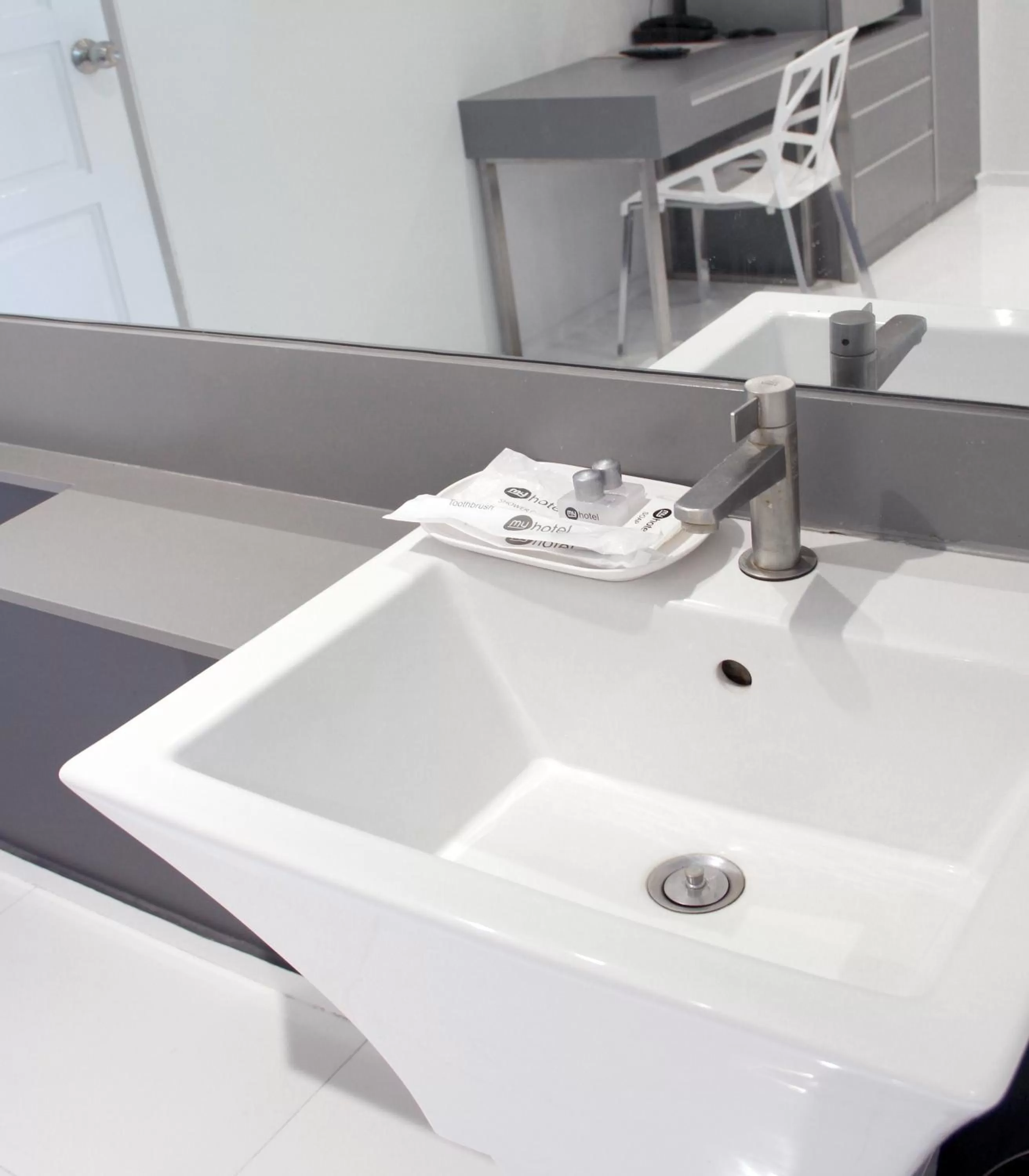 Bathroom in My Hotel Pratunam