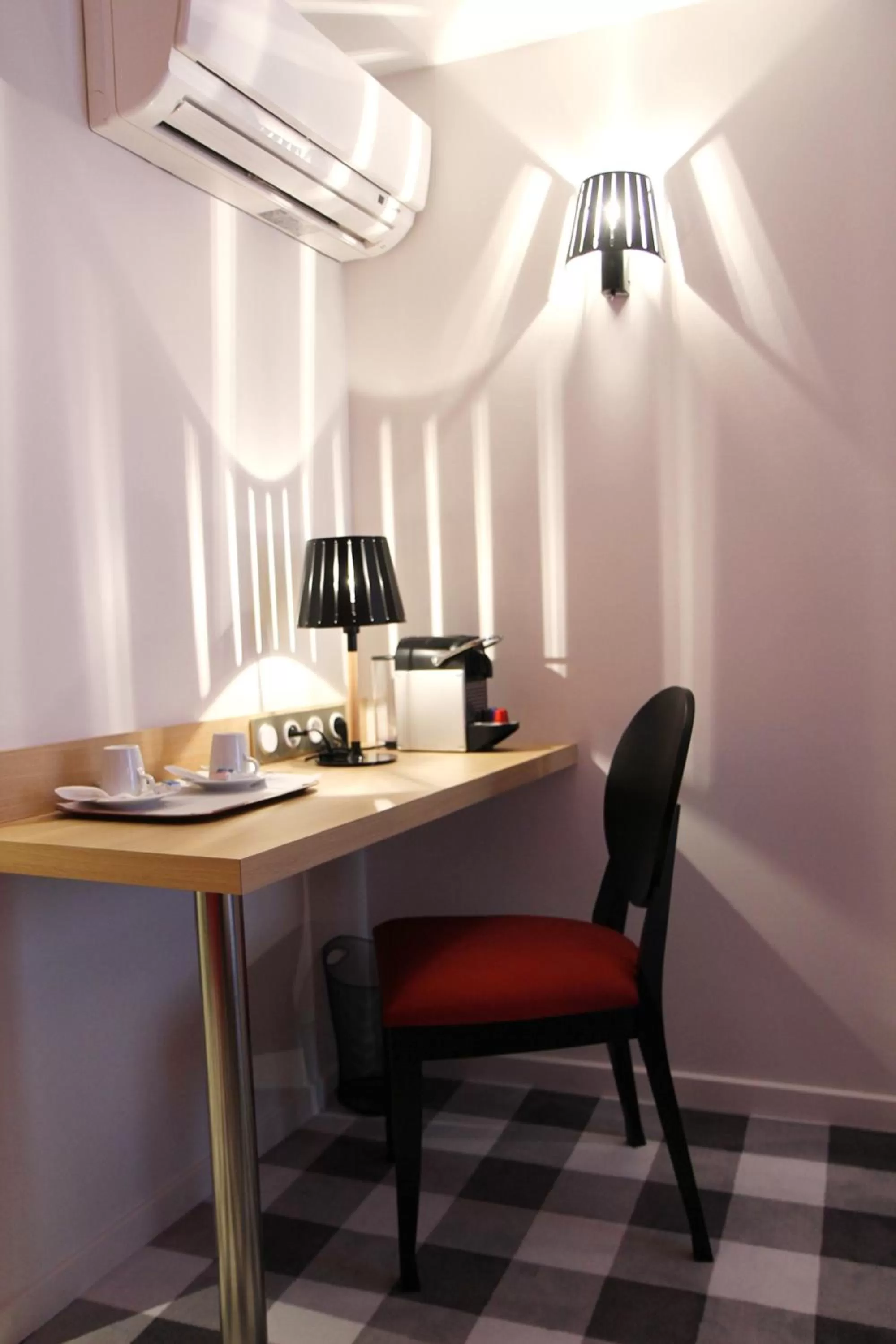 Coffee/tea facilities in Best Western Hotel Opéra Drouot