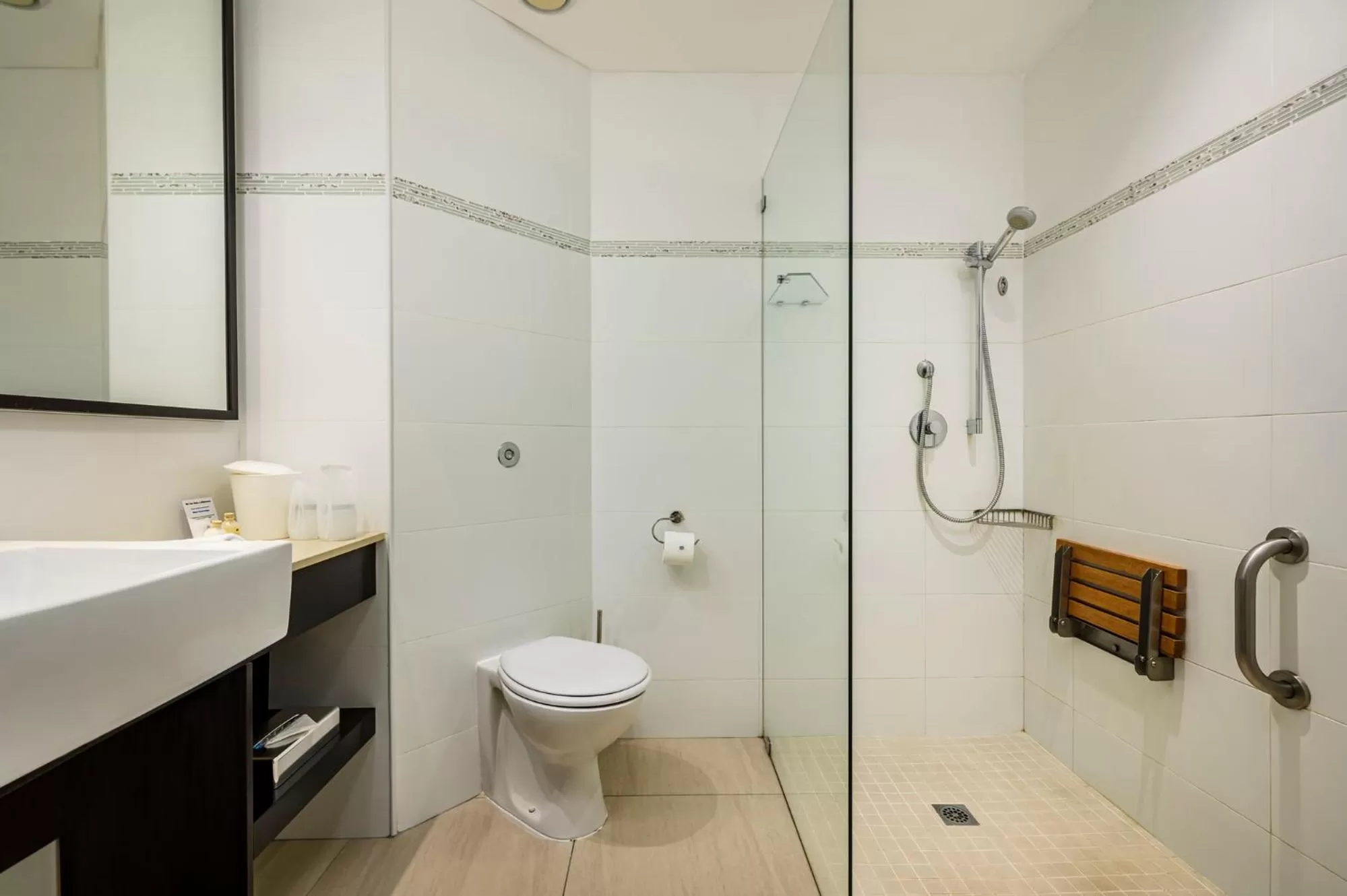 Toilet in Paxton Hotel