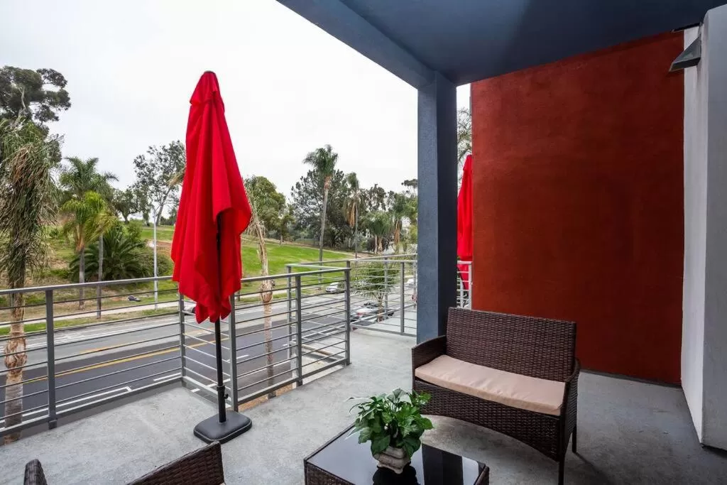 Balcony/Terrace in Studio with Large Balcony- San Diego Gateway