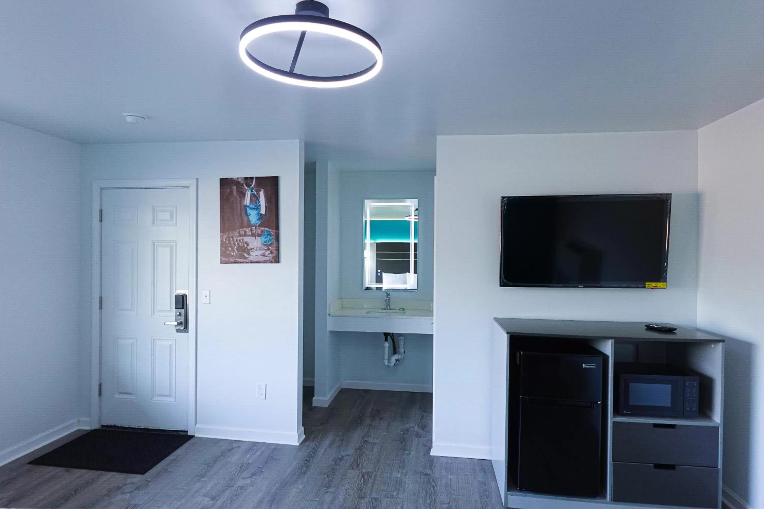 TV and multimedia in Blue Beach Motel Providence North Kingstown