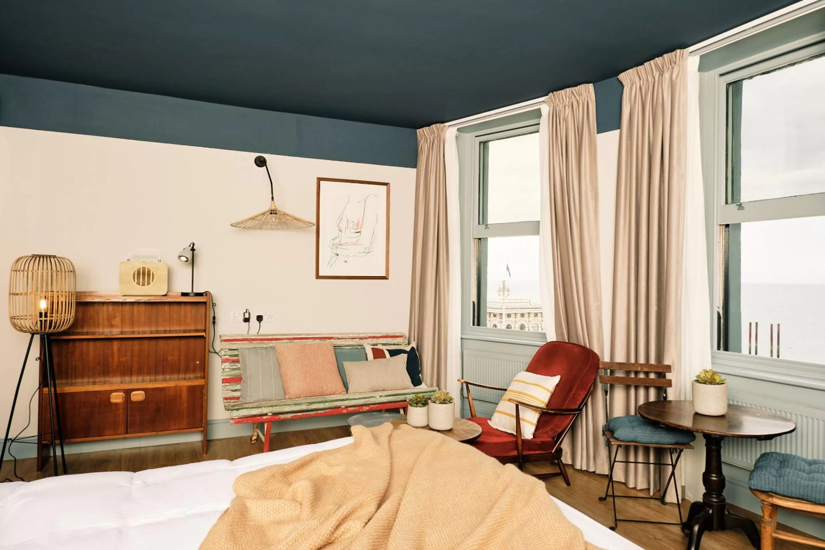 Bedroom, Bed in West Beach Hotel Brighton