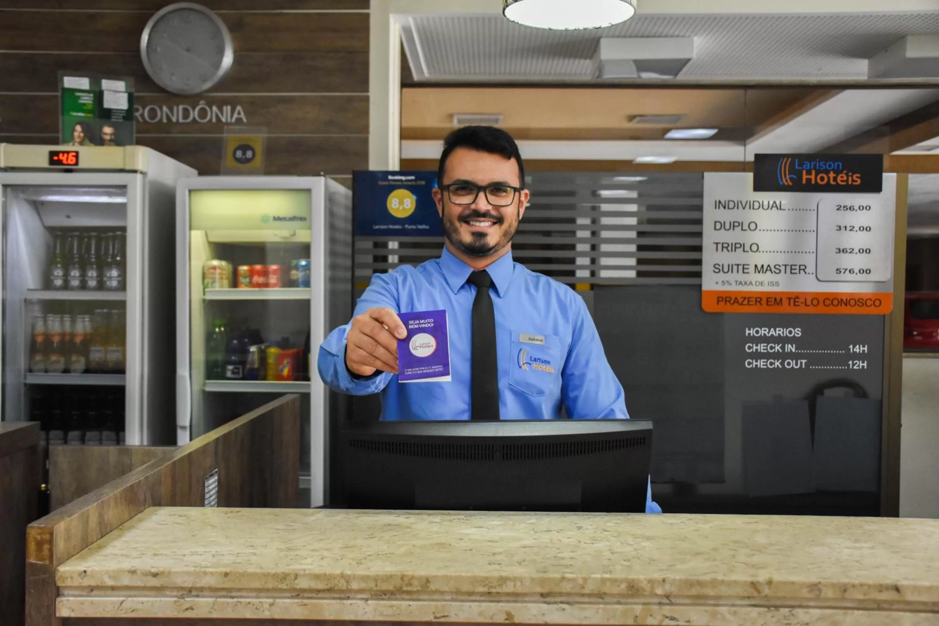 Staff in Larison Executive - by Easy Hotéis