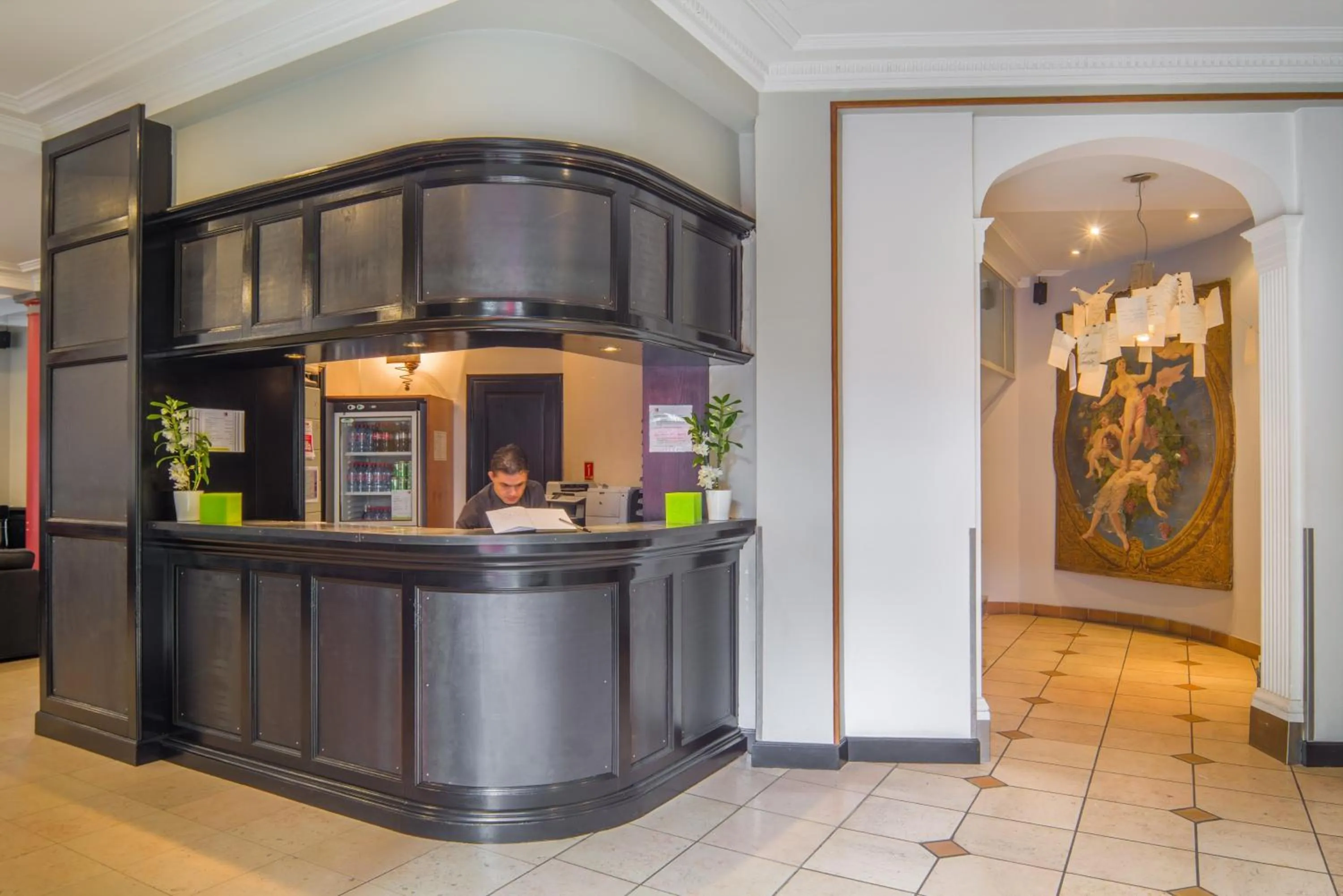 Lobby or reception in Hôtel Claret Bercy