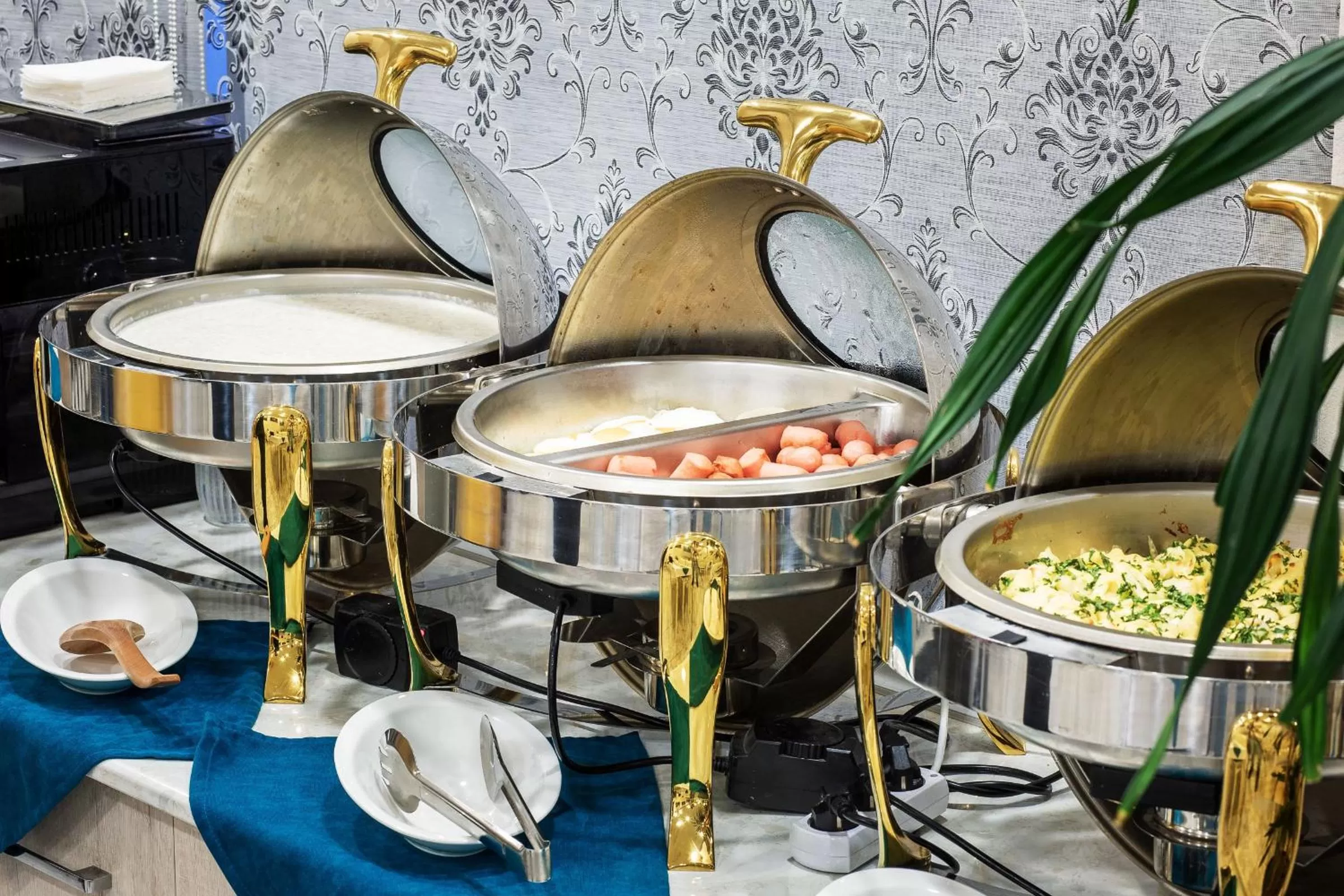 Buffet breakfast in Manifa Hotel