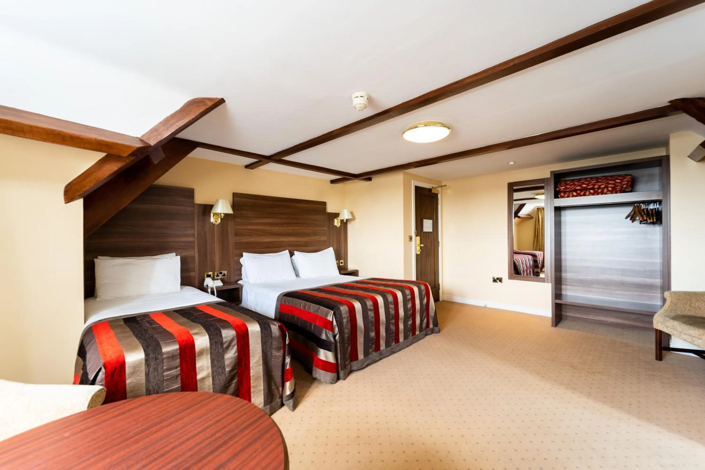 Bedroom, Bed in Adair Arms Hotel