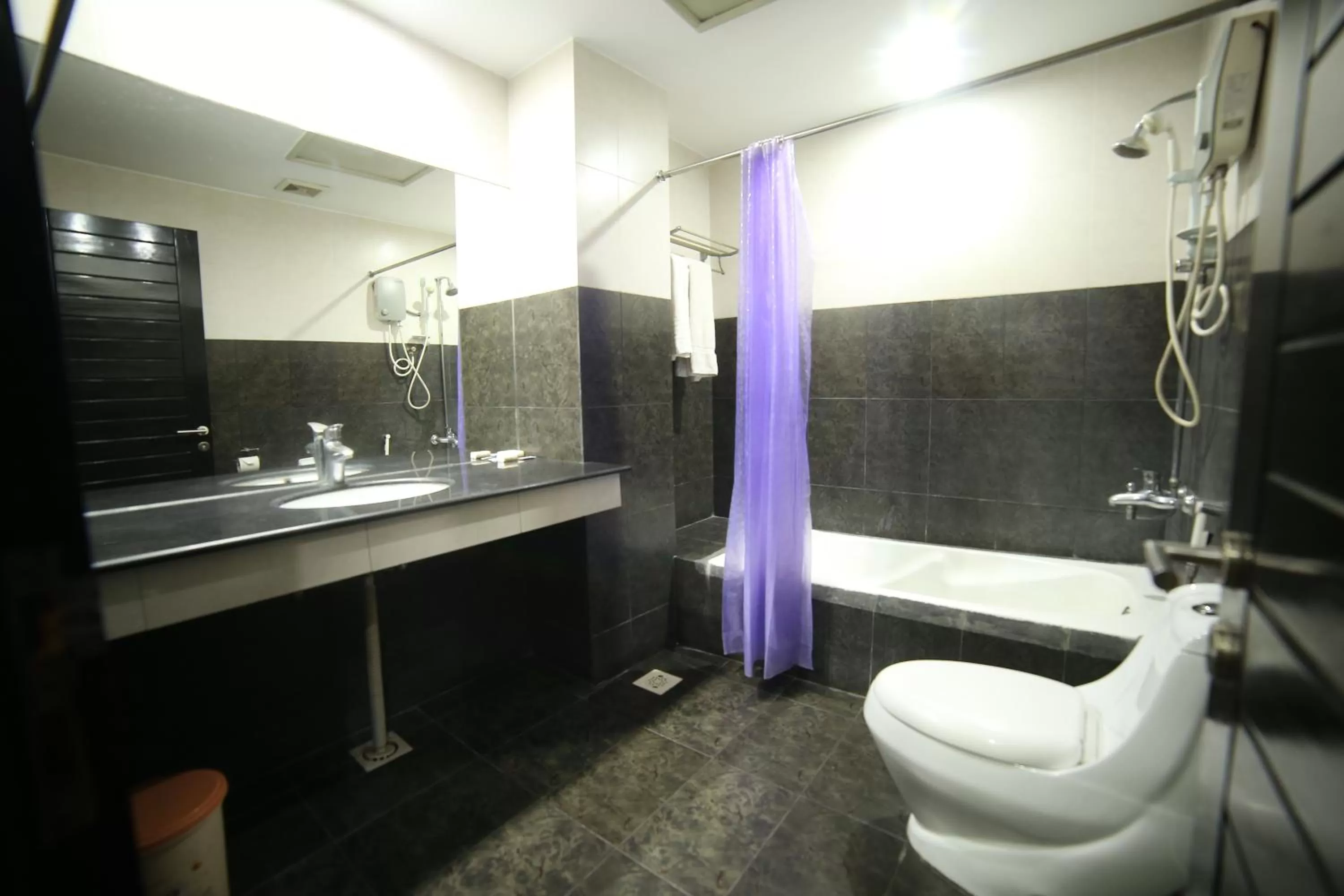 Bathroom in Hotel Multan Continental